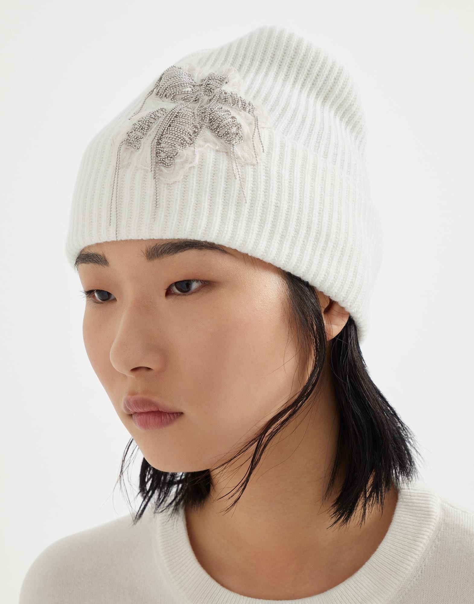 Cashmere rib knit beanie with precious flower crest - 3