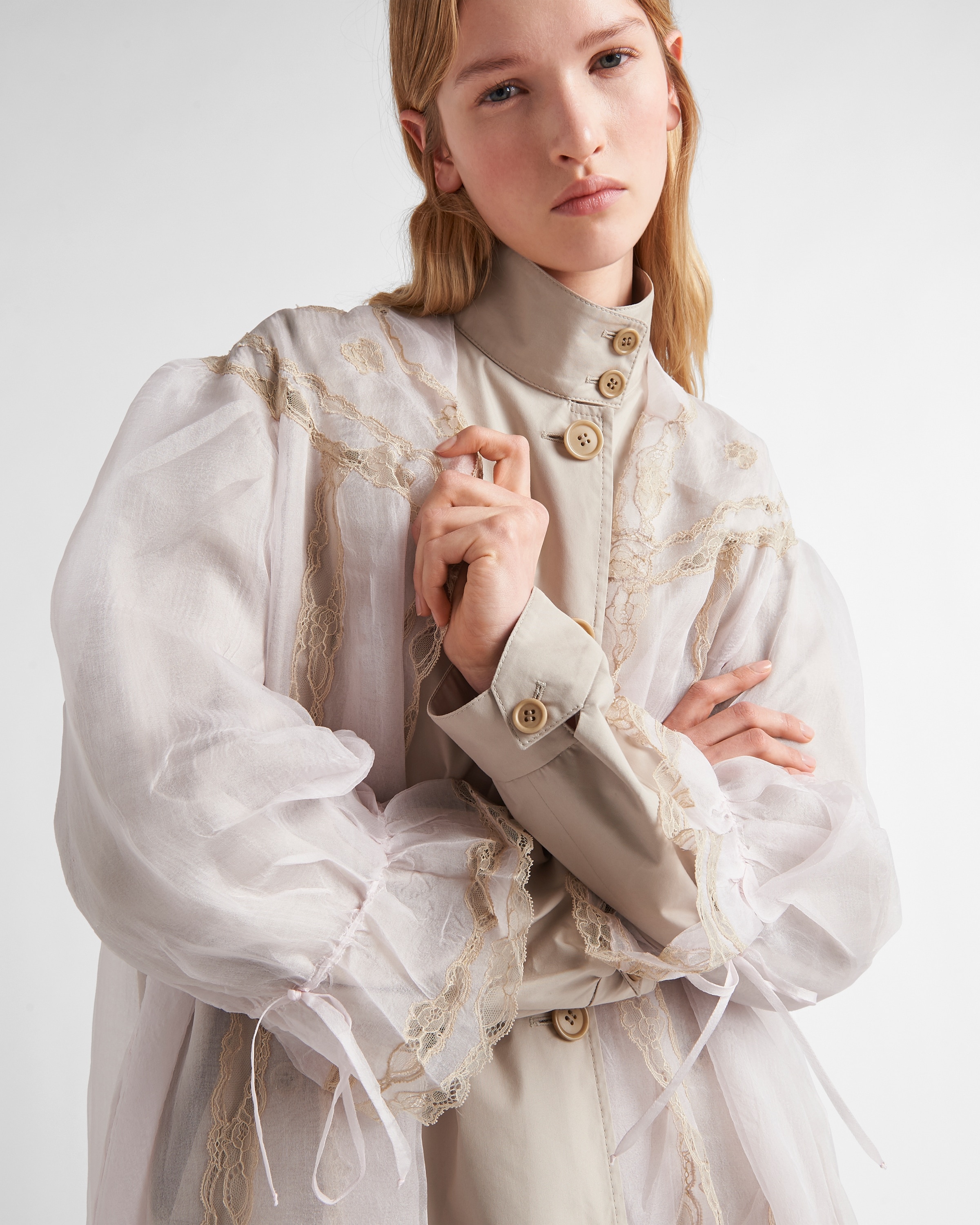 Nylonette coat with intarsia lace - 3