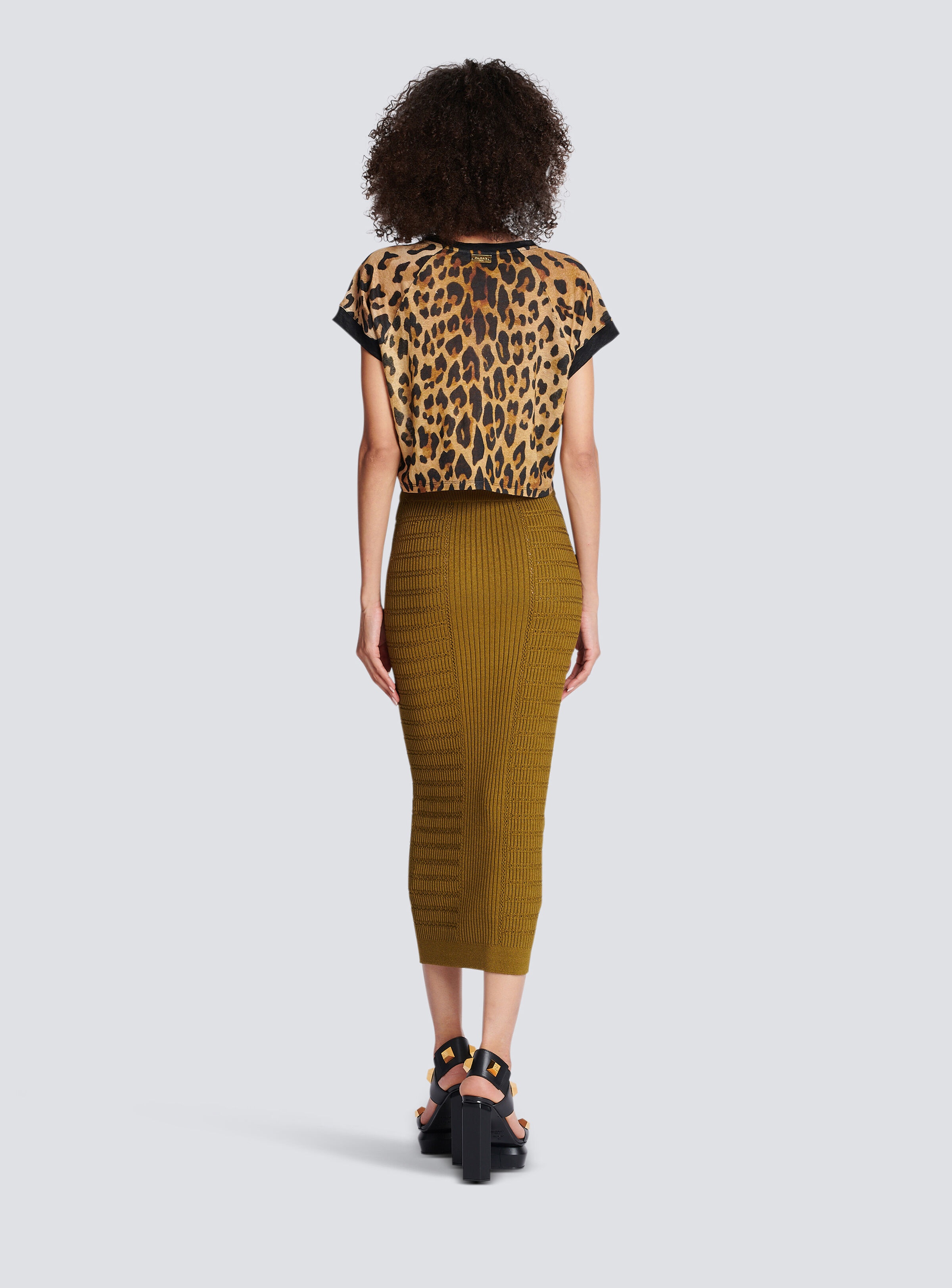 Cropped linen T-shirt with leopard print - 4