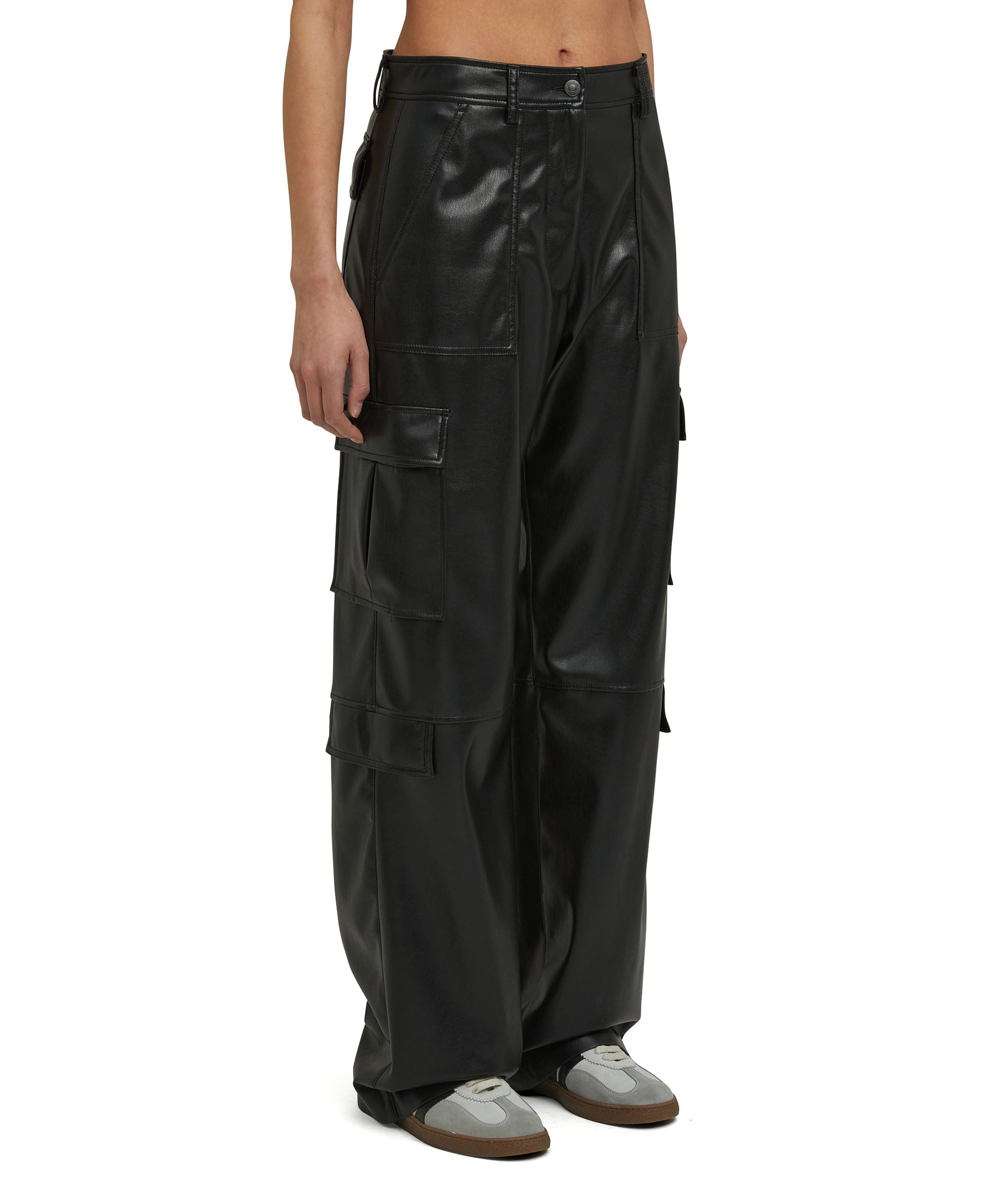 パンツ MSGM CARGO PANTS IN SOFT ECO LEATHER FABRIC MSGM Soft Eco Leather Black Cargo Trousers | italist, ALWAYS