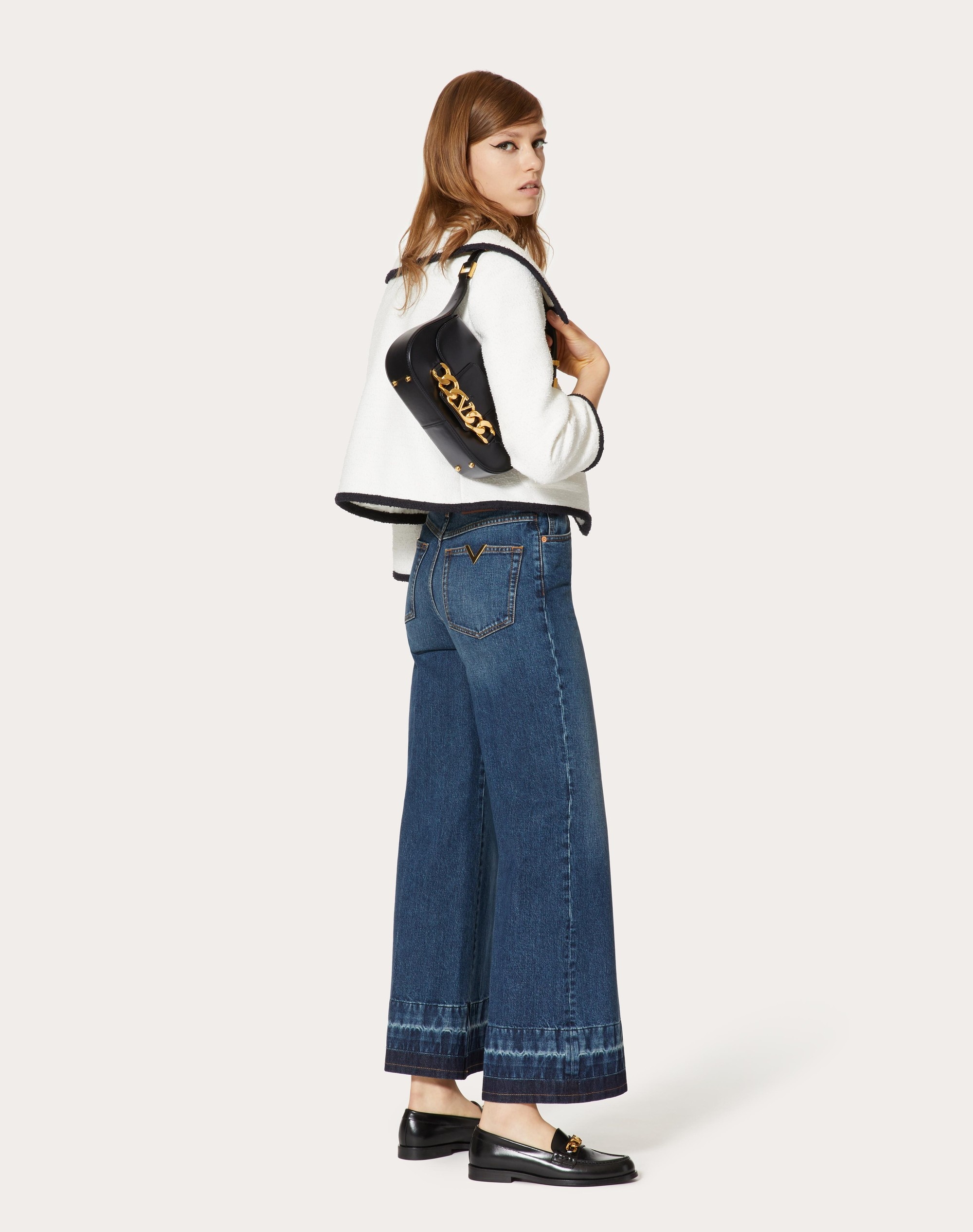 VLOGO CHAIN SHOULDER BAG IN CALFSKIN - 6