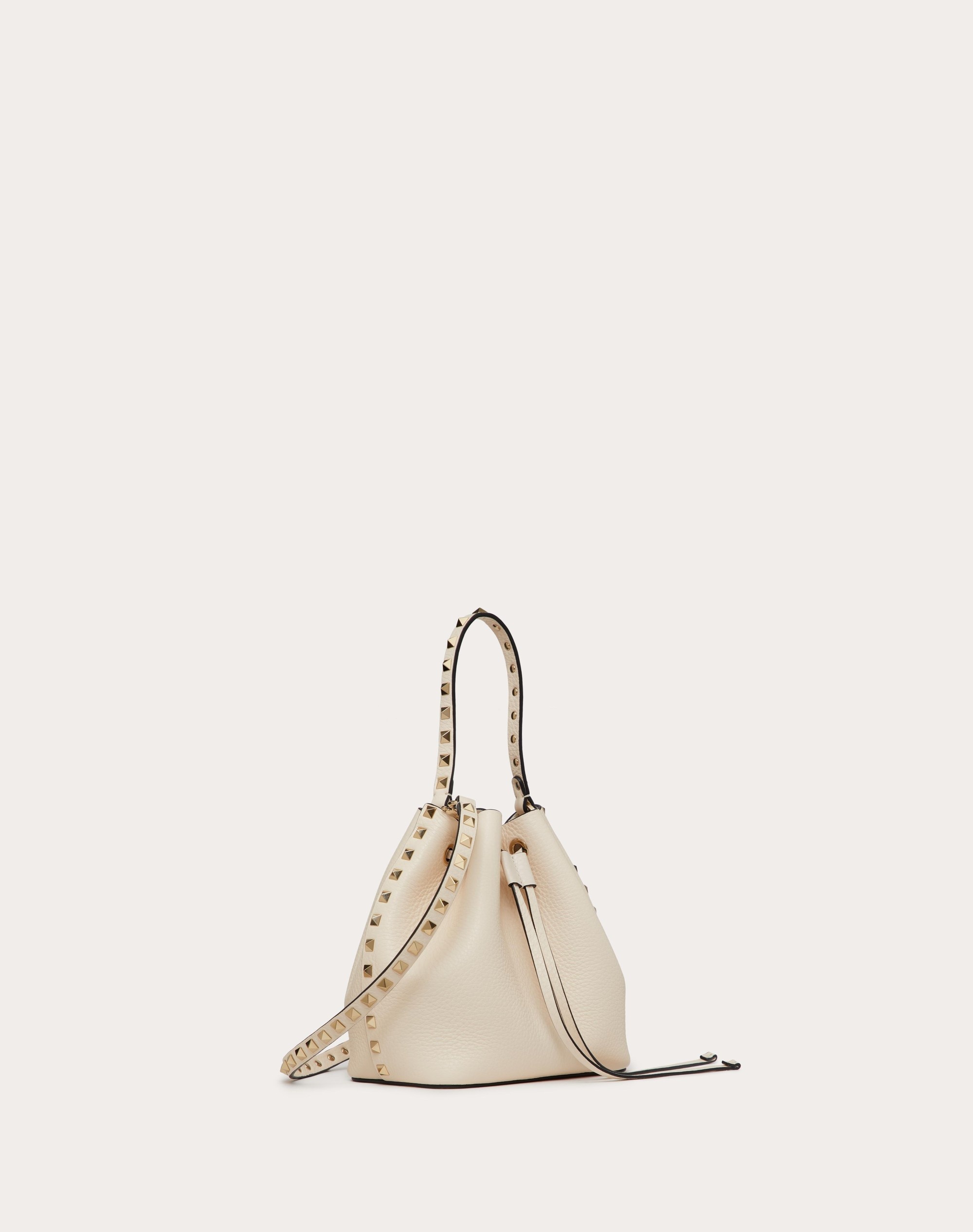 ROCKSTUD GRAINY CALFSKIN BUCKET BAG - 3