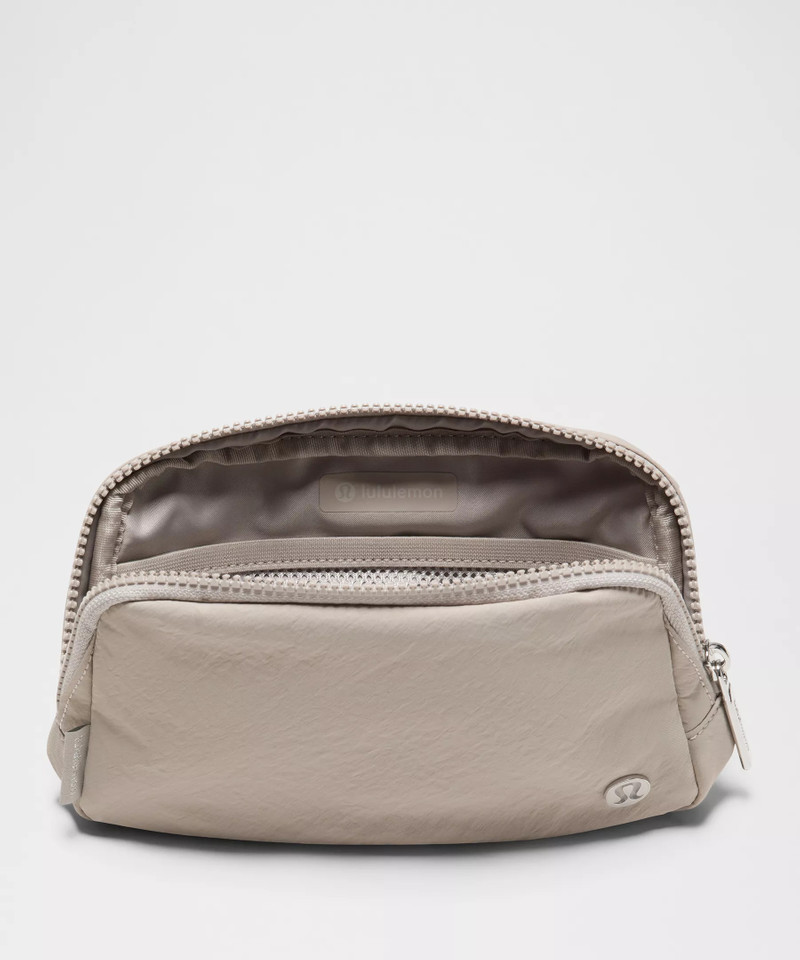 Everywhere Belt Bag 1L 5