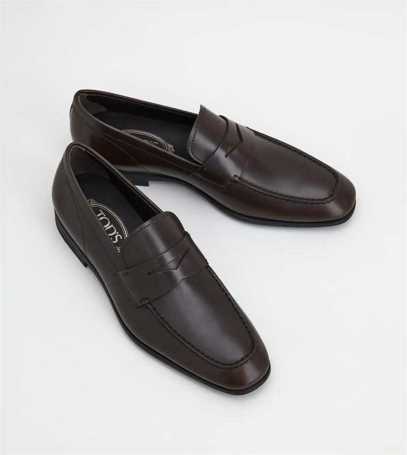 Tod's LOAFERS IN LEATHER - BROWN outlook