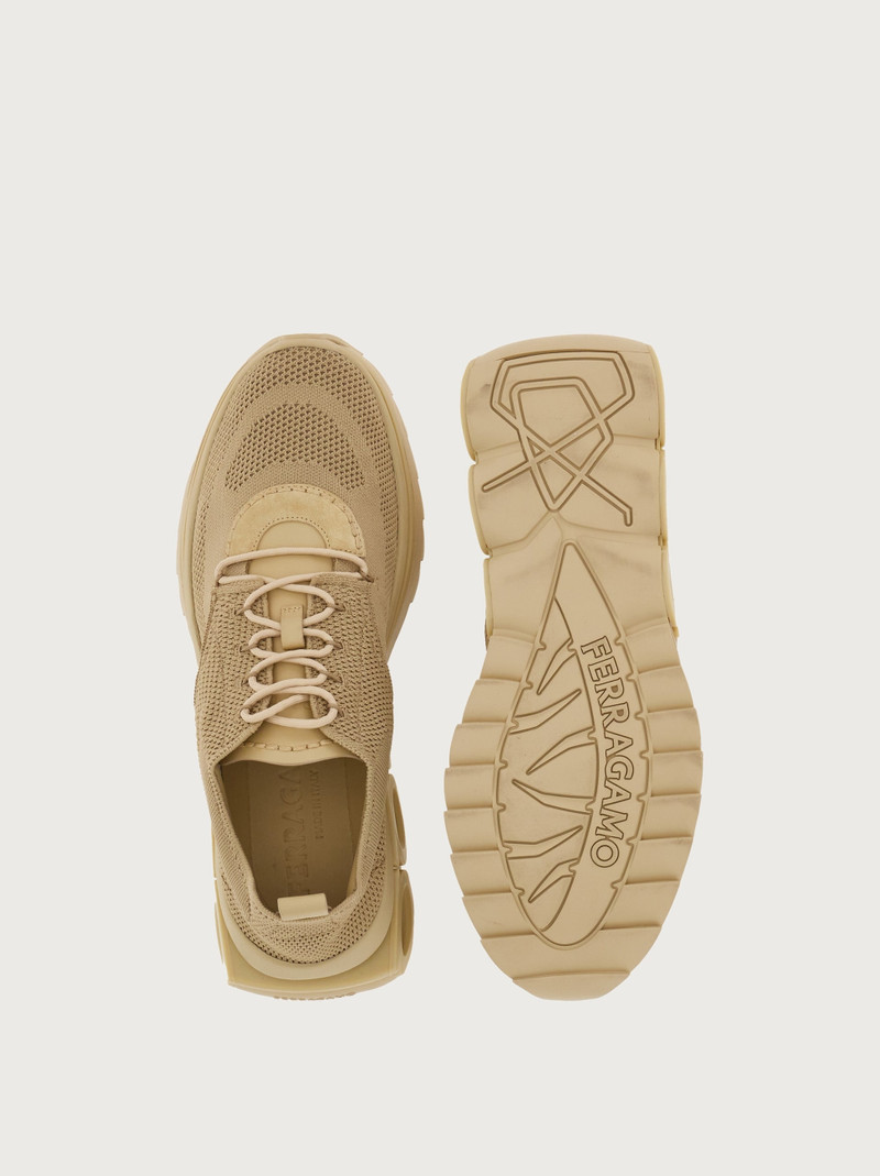 Running sneaker 5