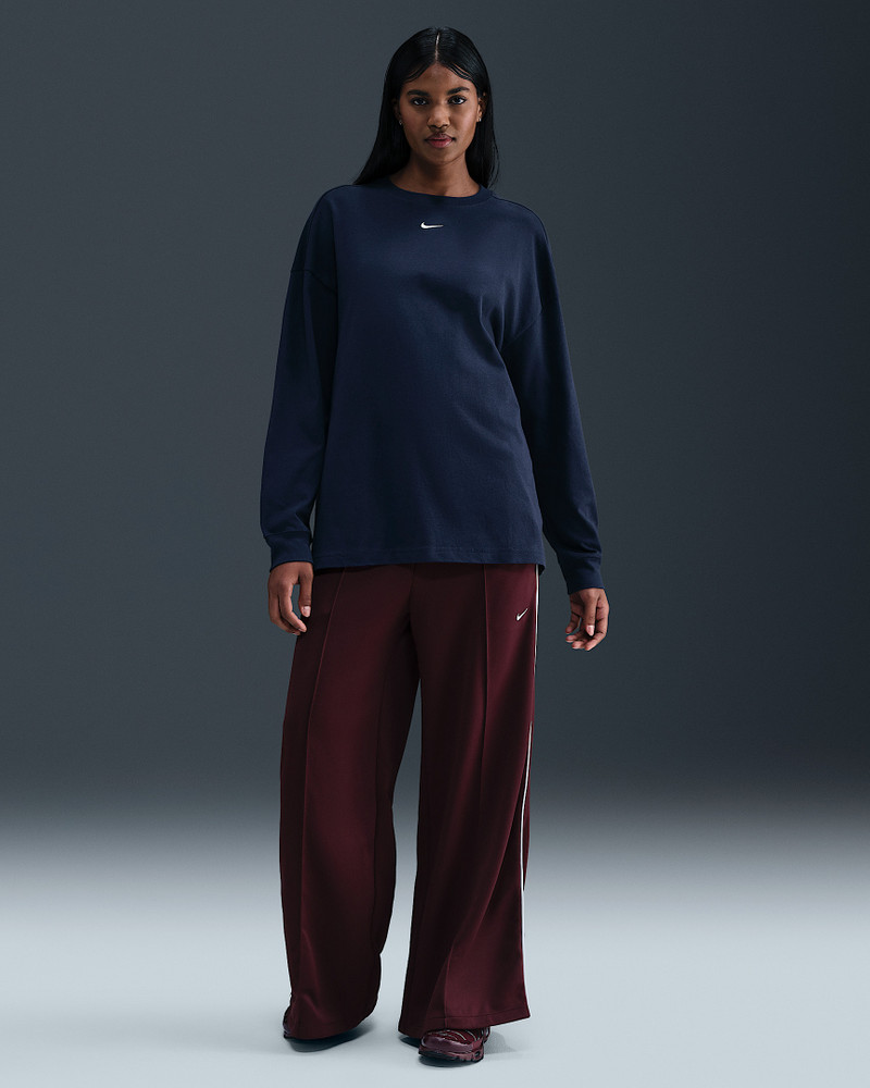 Nike Sportswear Essential Women's Oversized Long-Sleeve T-Shirt 4
