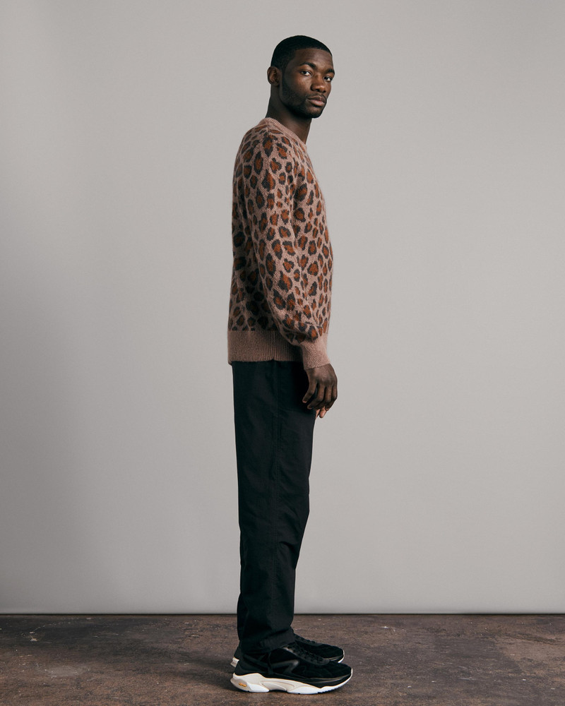 Damon Mohair Leopard Crew
Classic Fit Sweater 4