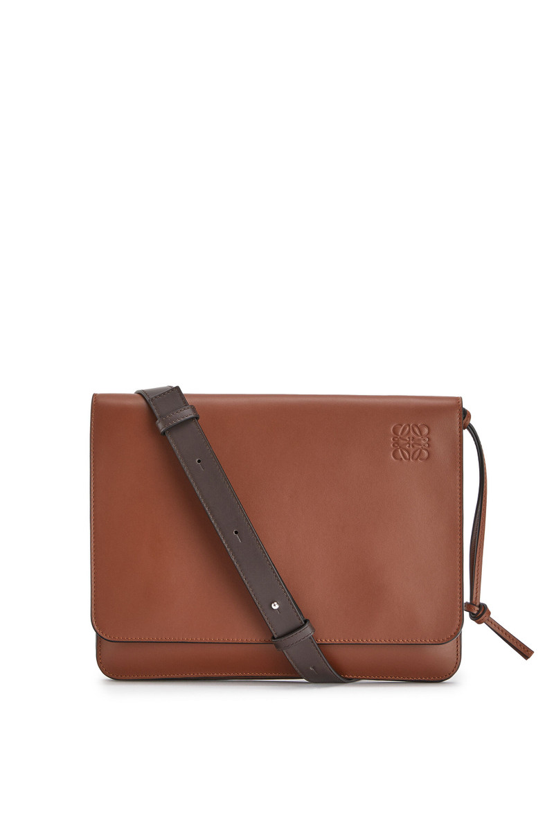 Gusset flat messenger bag in smooth calfskin 1