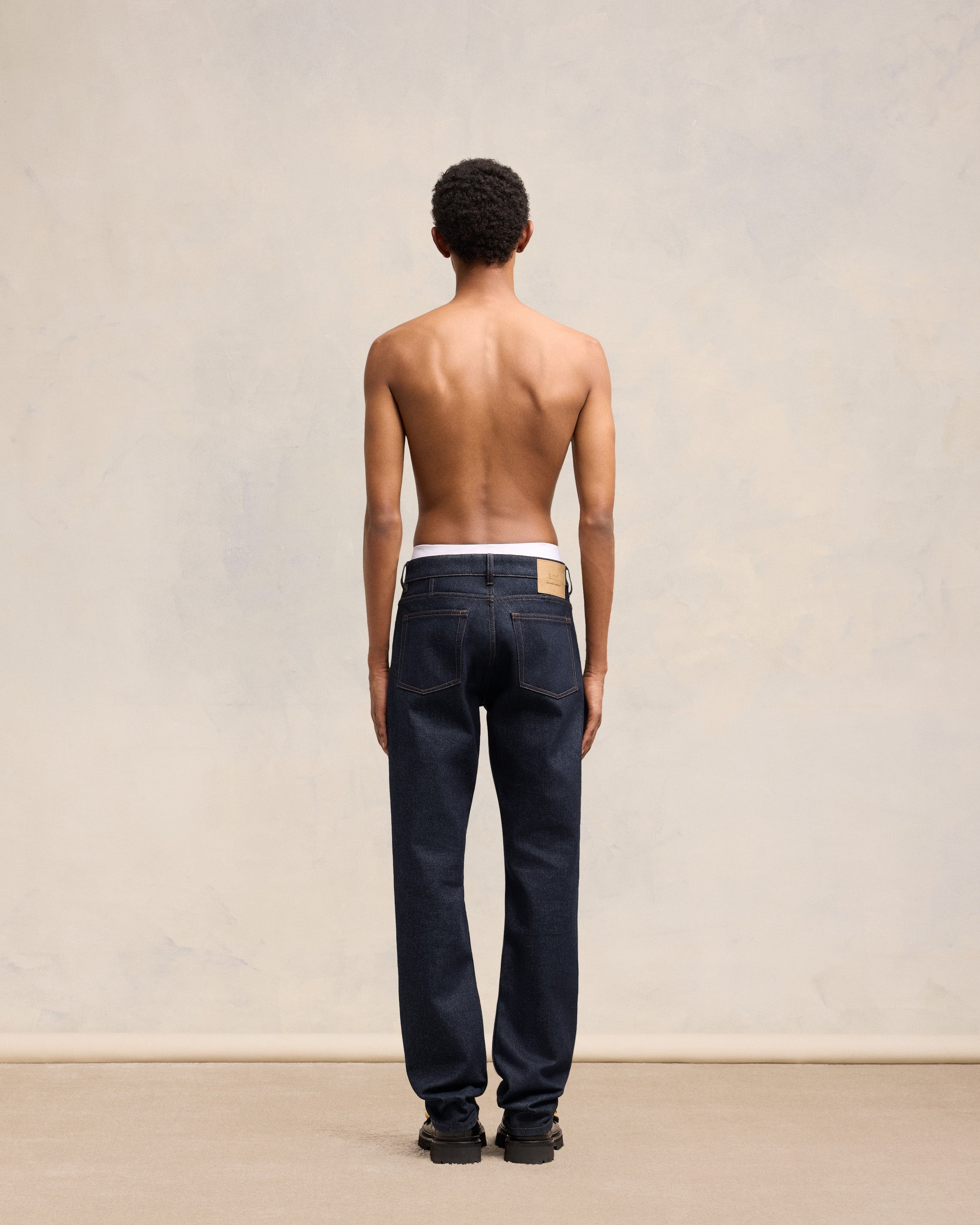 ★AMI PARIS★Classic Fit Jeans★大人気★ アミパリス Ami Paris HTR001.DE0025 パンツ CLASSIC FIT JEANS