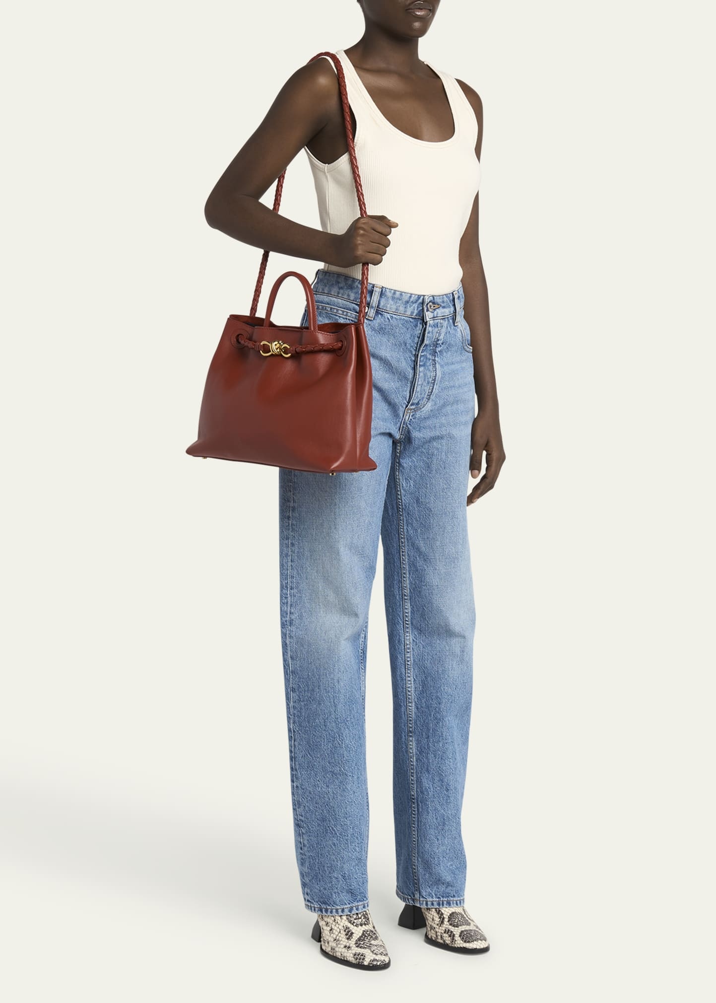 Medium Andiamo Leather Shoulder Bag - 6