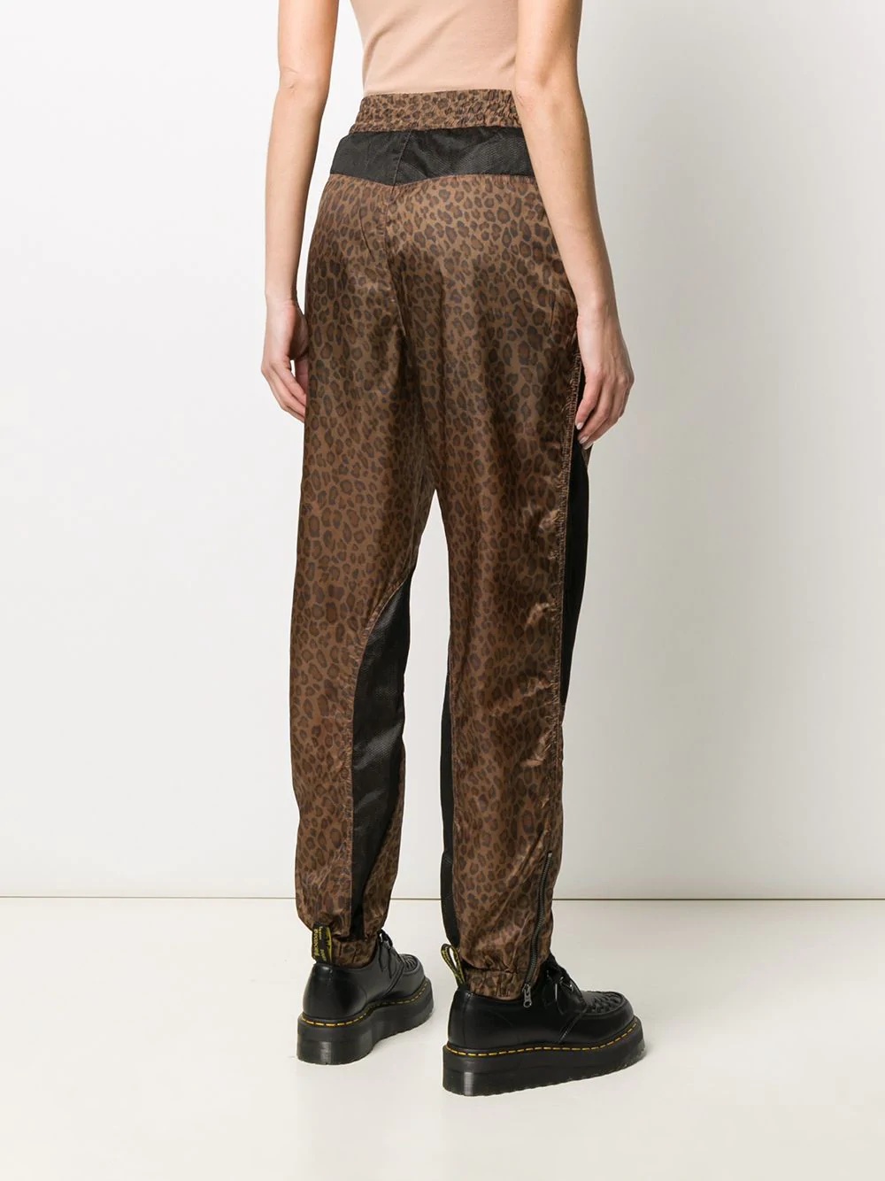 leopard-print tapered trousers - 4