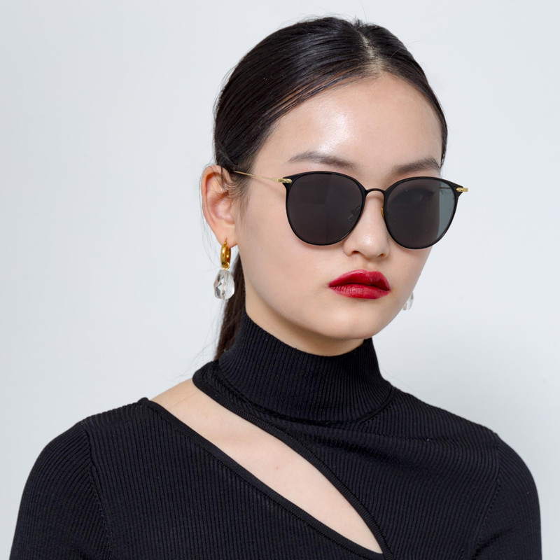 LINDA FARROW Sophia A Sunglasses in Black outlook