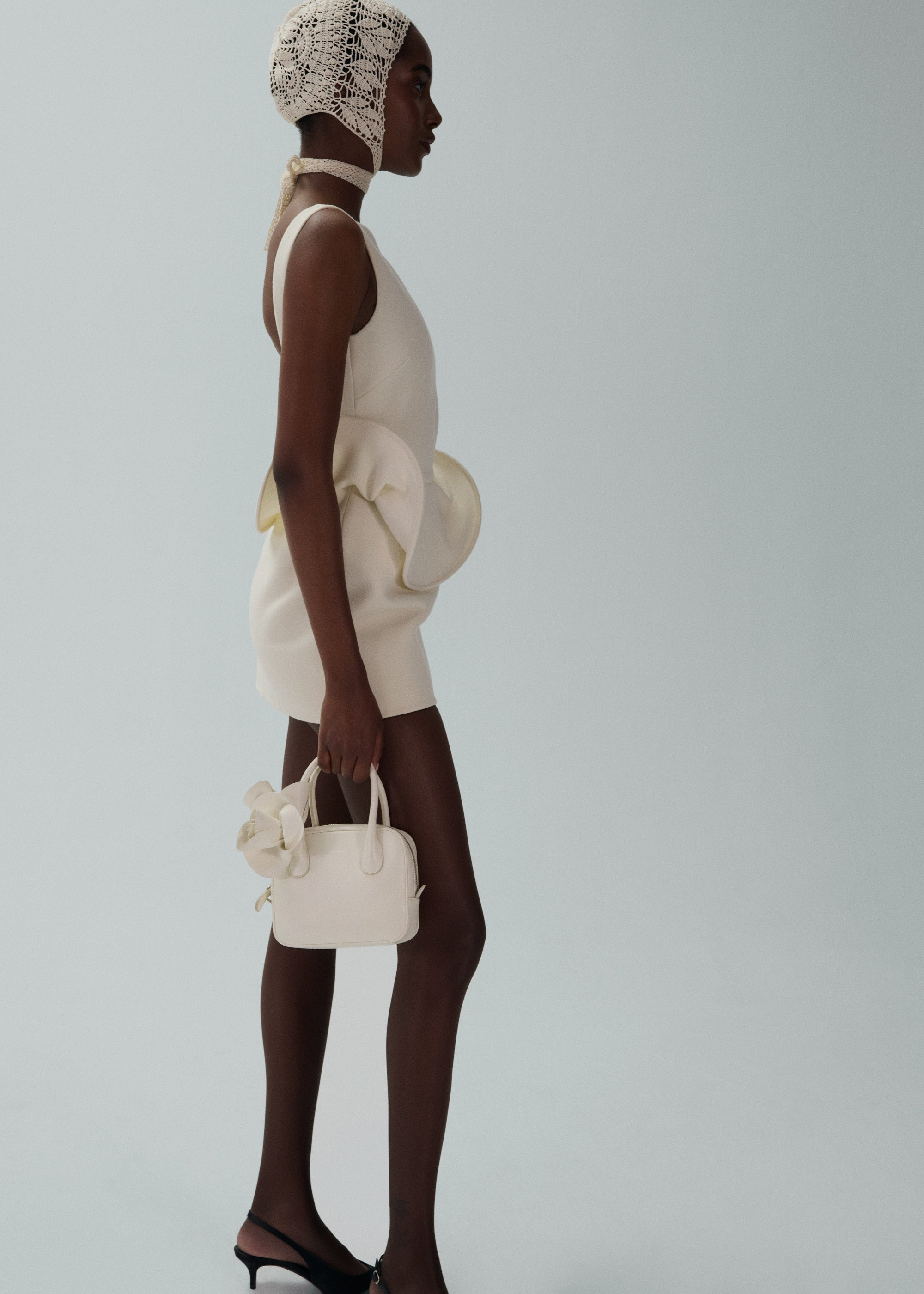 Floral appliqué sheath dress in cream - 4