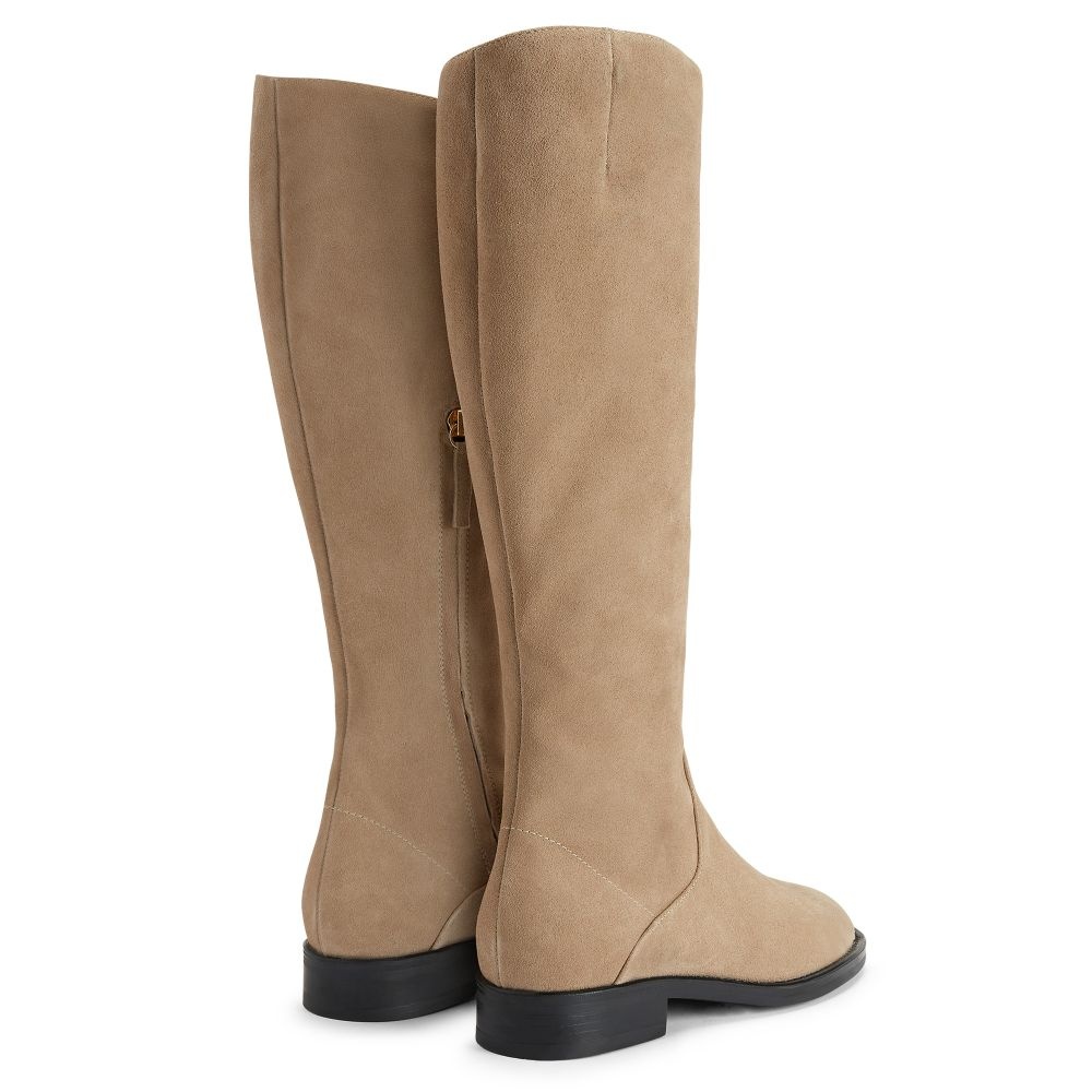 Nelle Boot - 4