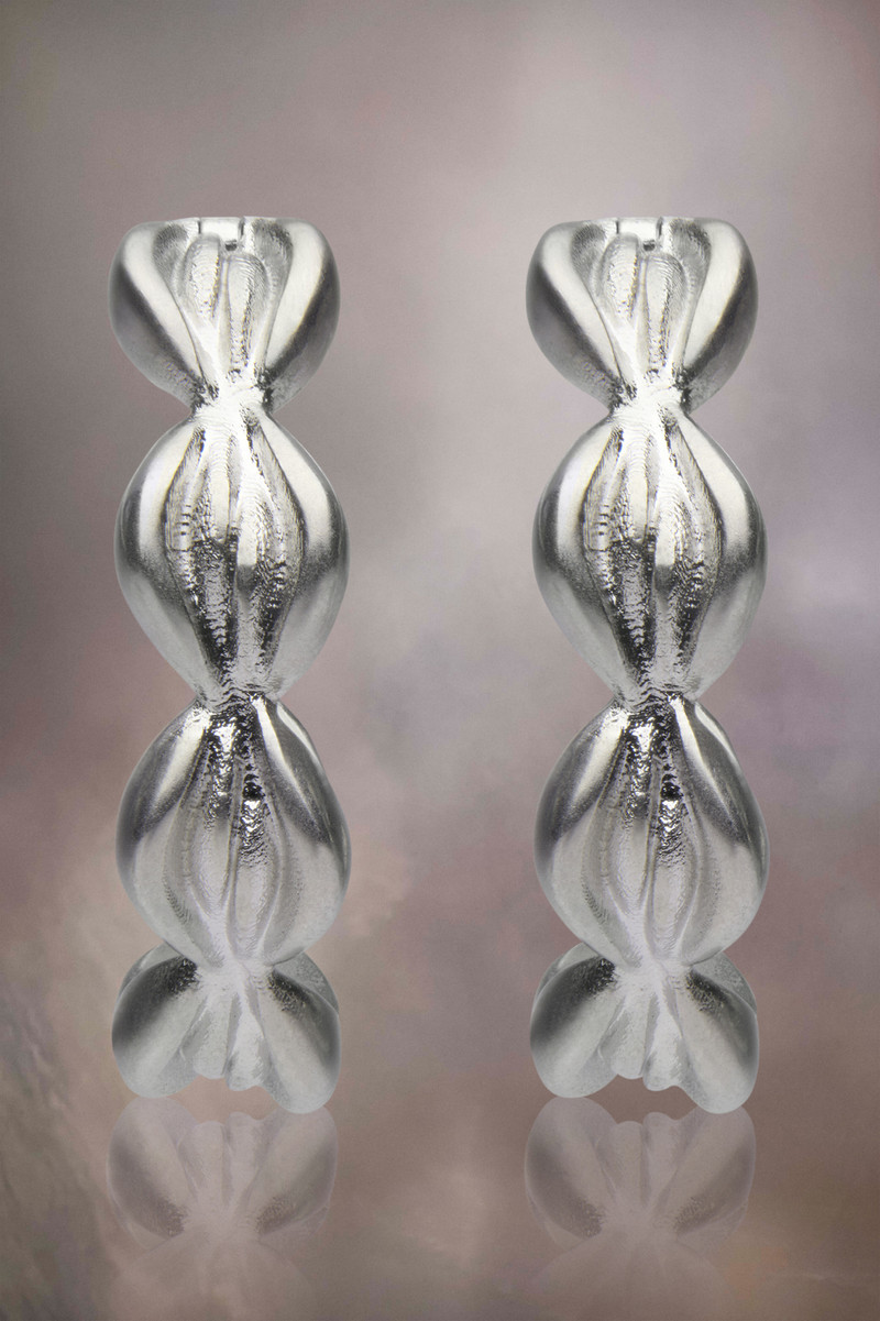 Timeless hoop earrings 1