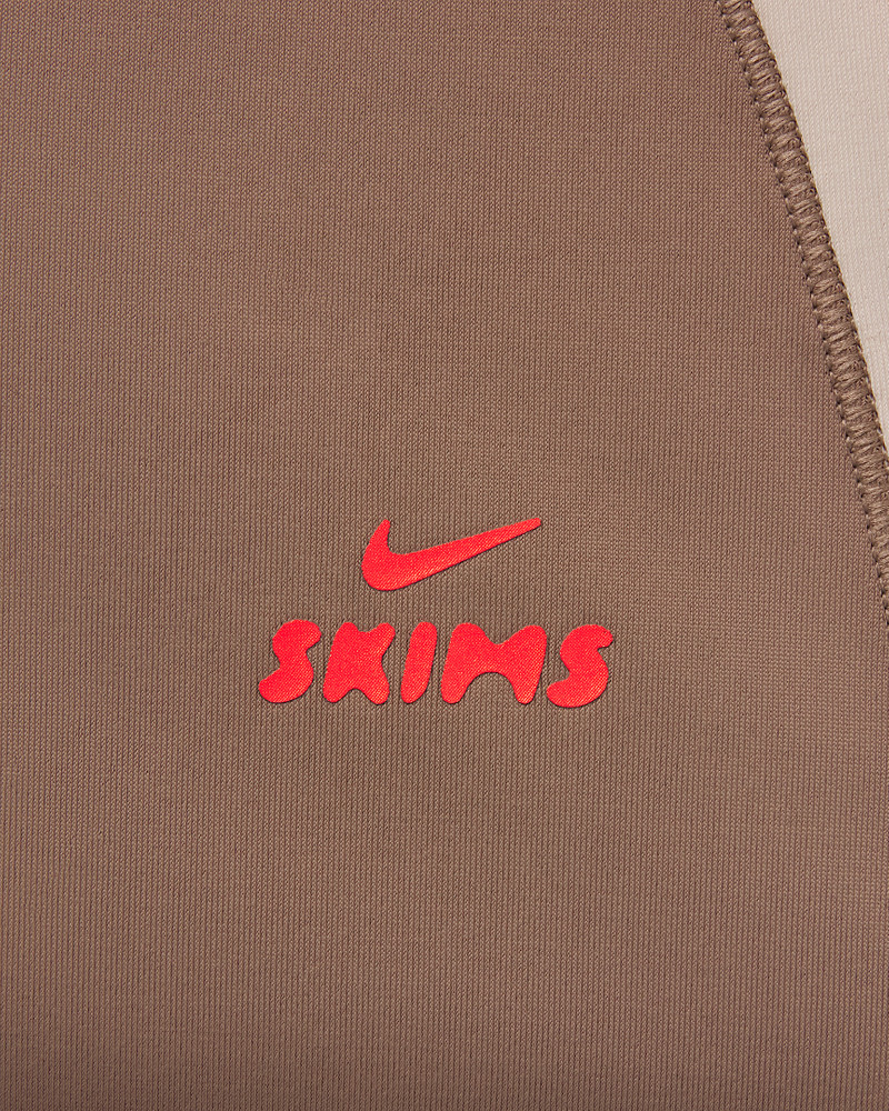 NikeSKIMS Shine Women's Front-Zip Bra 4
