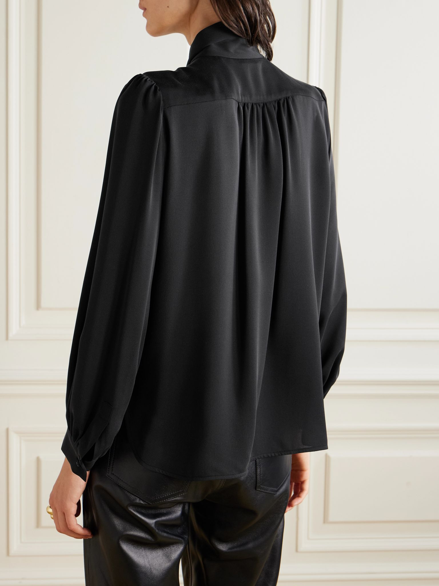 Melania pussy-bow silk-crepe blouse Black - 4