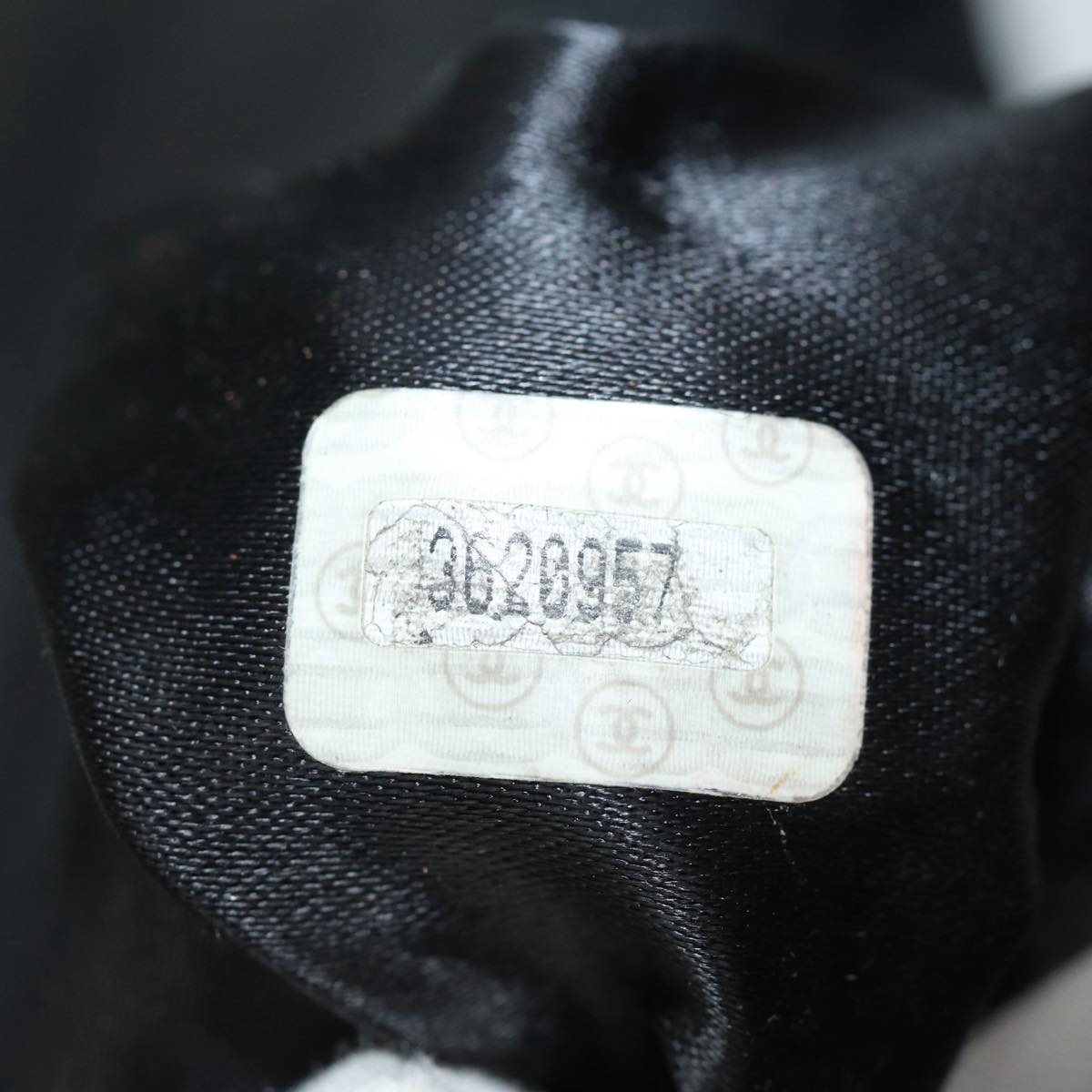CHANEL Hand Bag Caviar Skin Black CC - 12