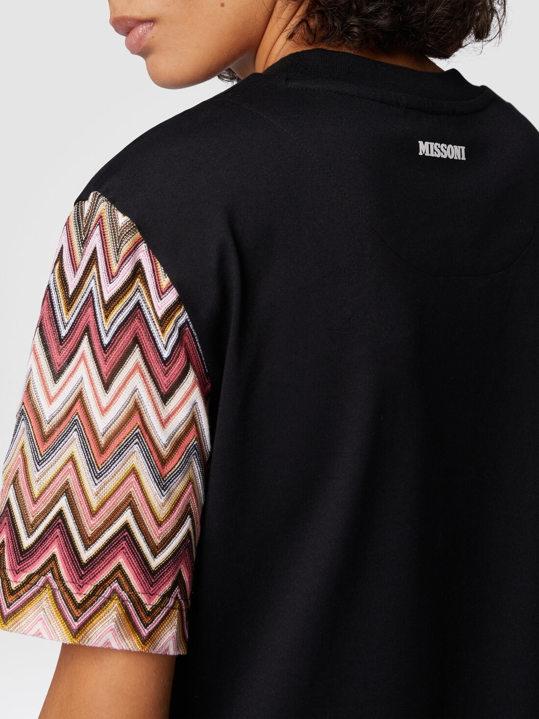 Crewneck T-shirt with zig zag knit sleeves - 5