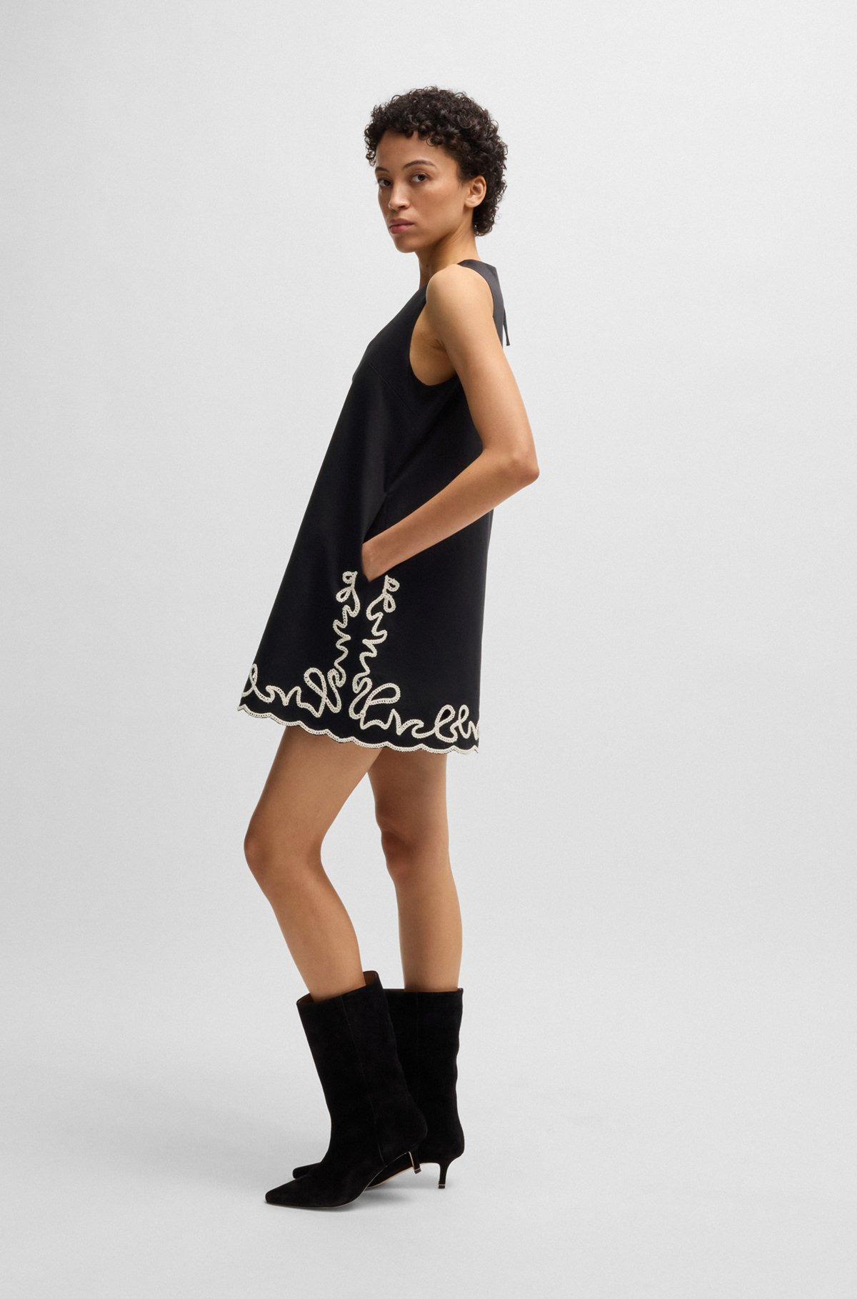 COTTON DRESS WITH CONTRAST EMBROIDERY - 3