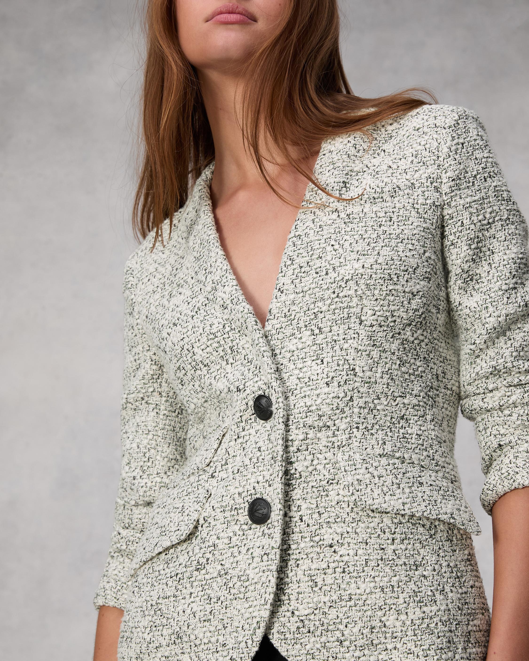 Elise Tweed Blazer
Classic Fit - 6