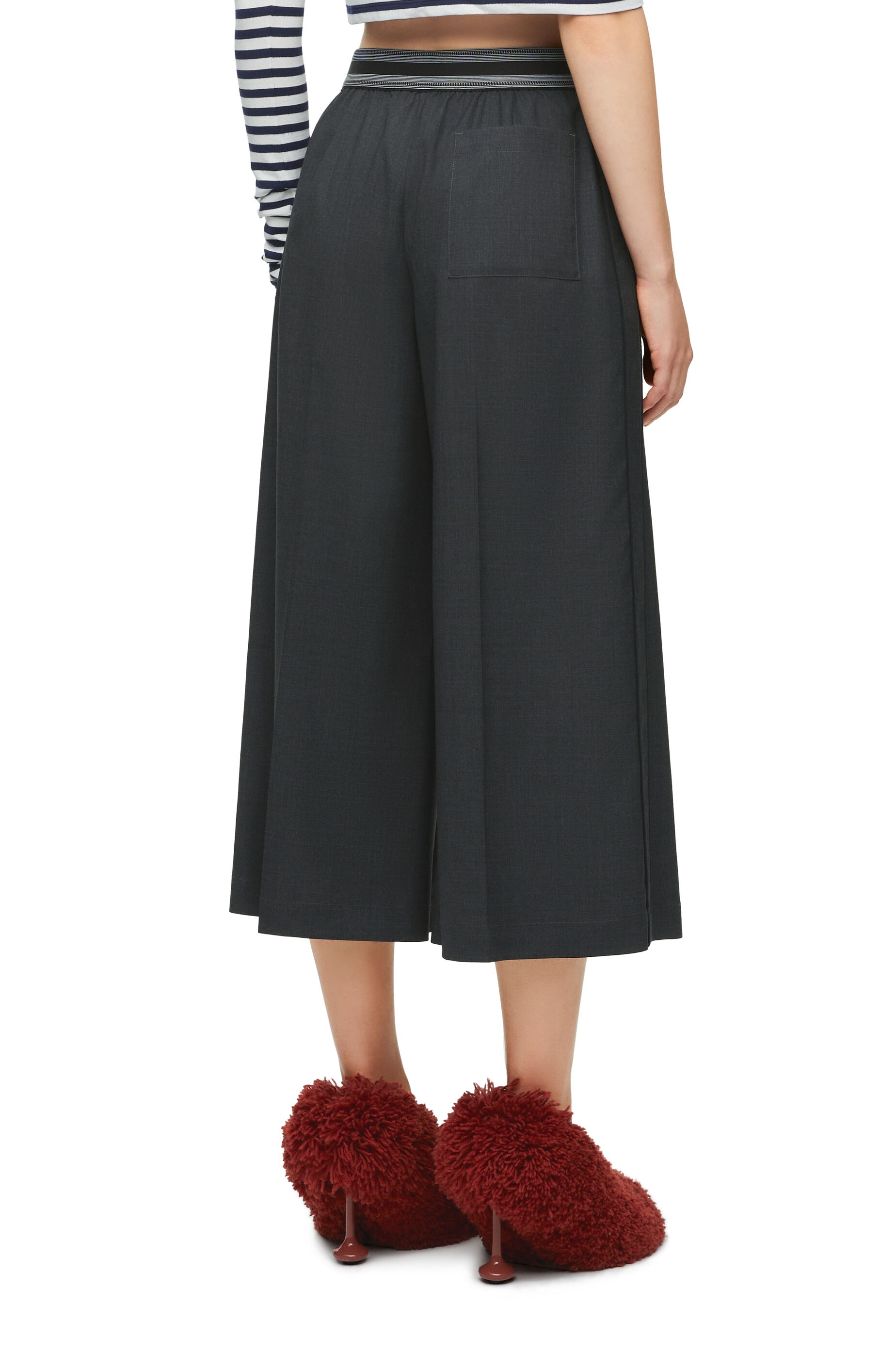 Cropped trousers in wool - 4