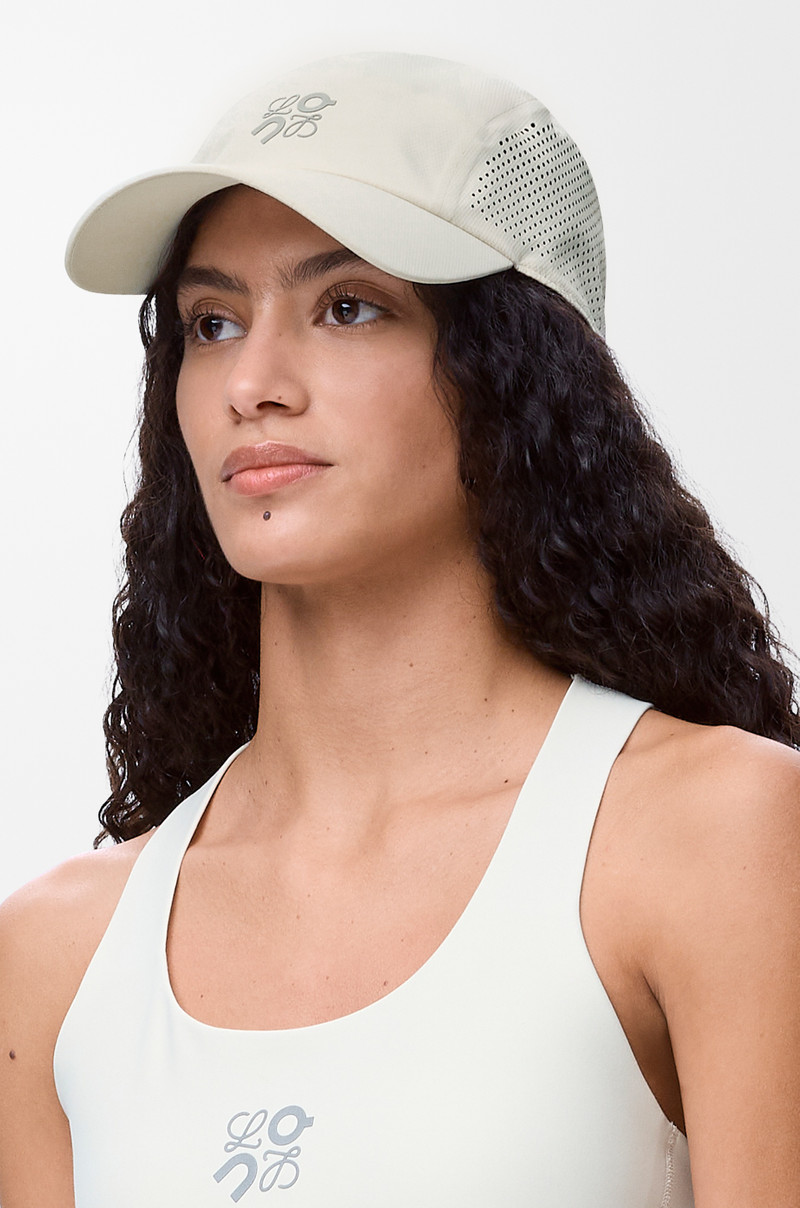 Loewe Cap in technical shell outlook