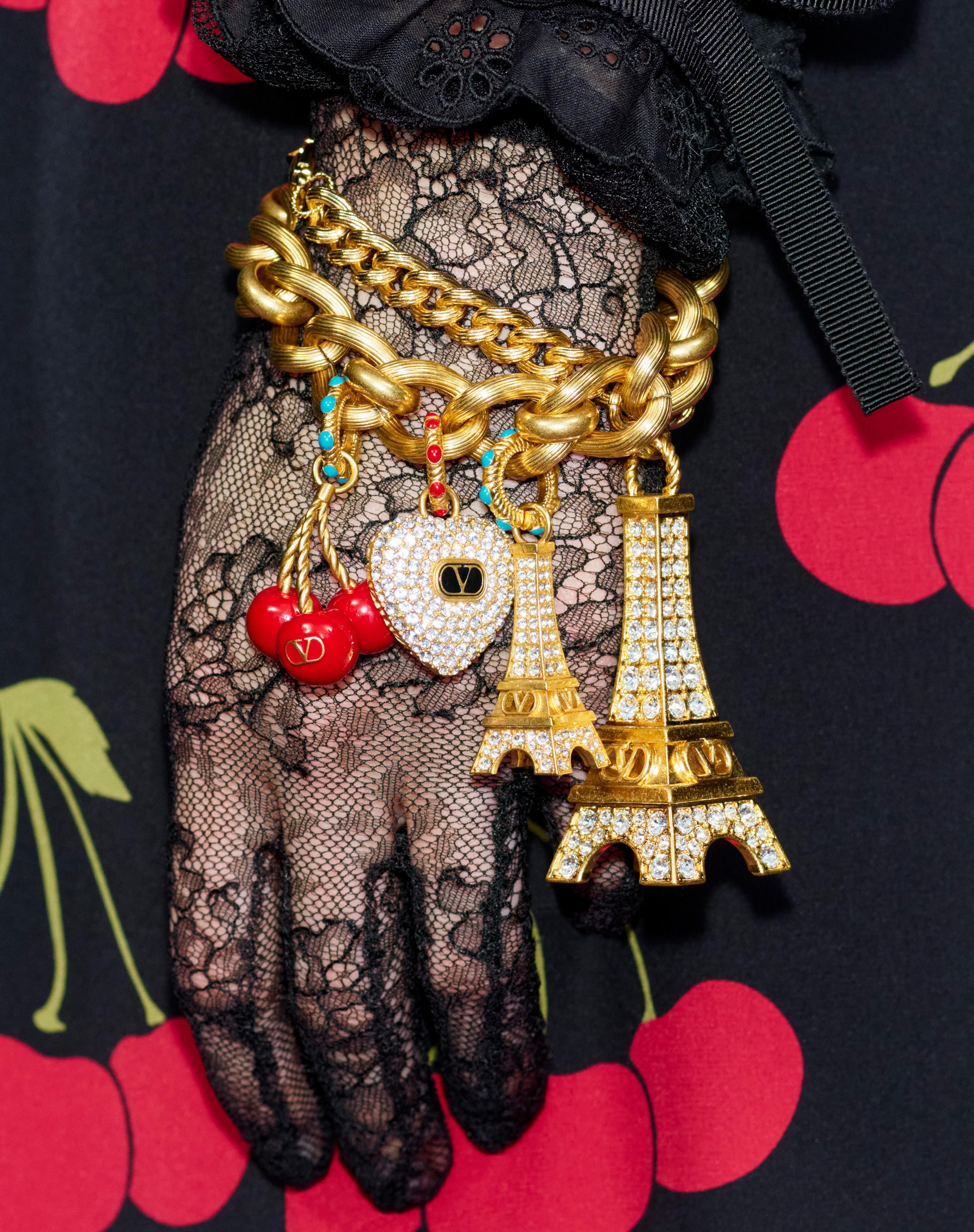 CHEZ VALENTINO BRACELET IN METAL, ENAMEL AND SWAROVSKI® CRYSTALS - 6