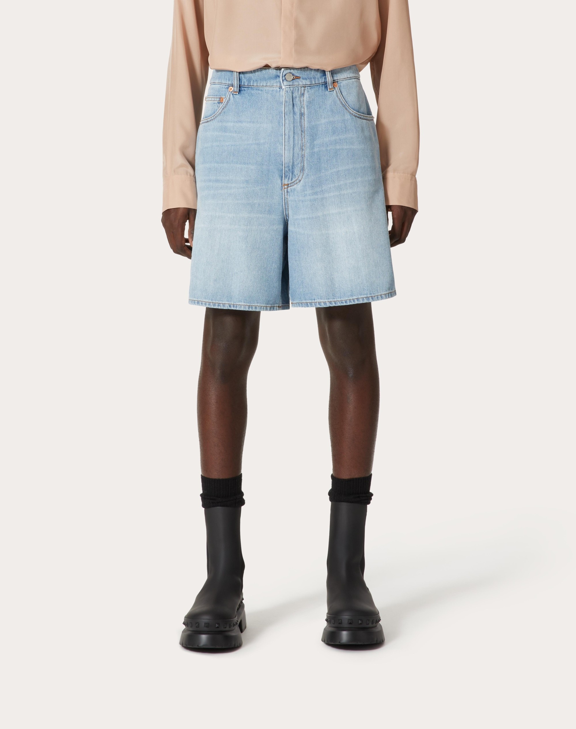 DENIM BERMUDA SHORTS WITH EMBOSSED VLOGO SIGNATURE - 3