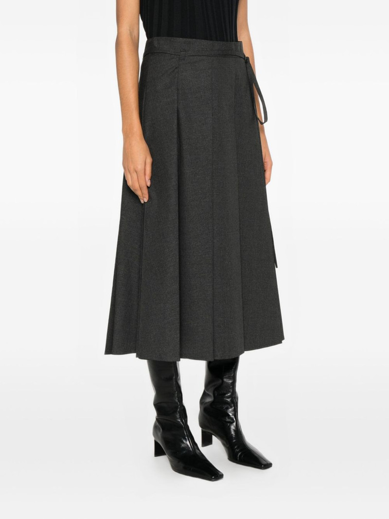 pleated skirt 3