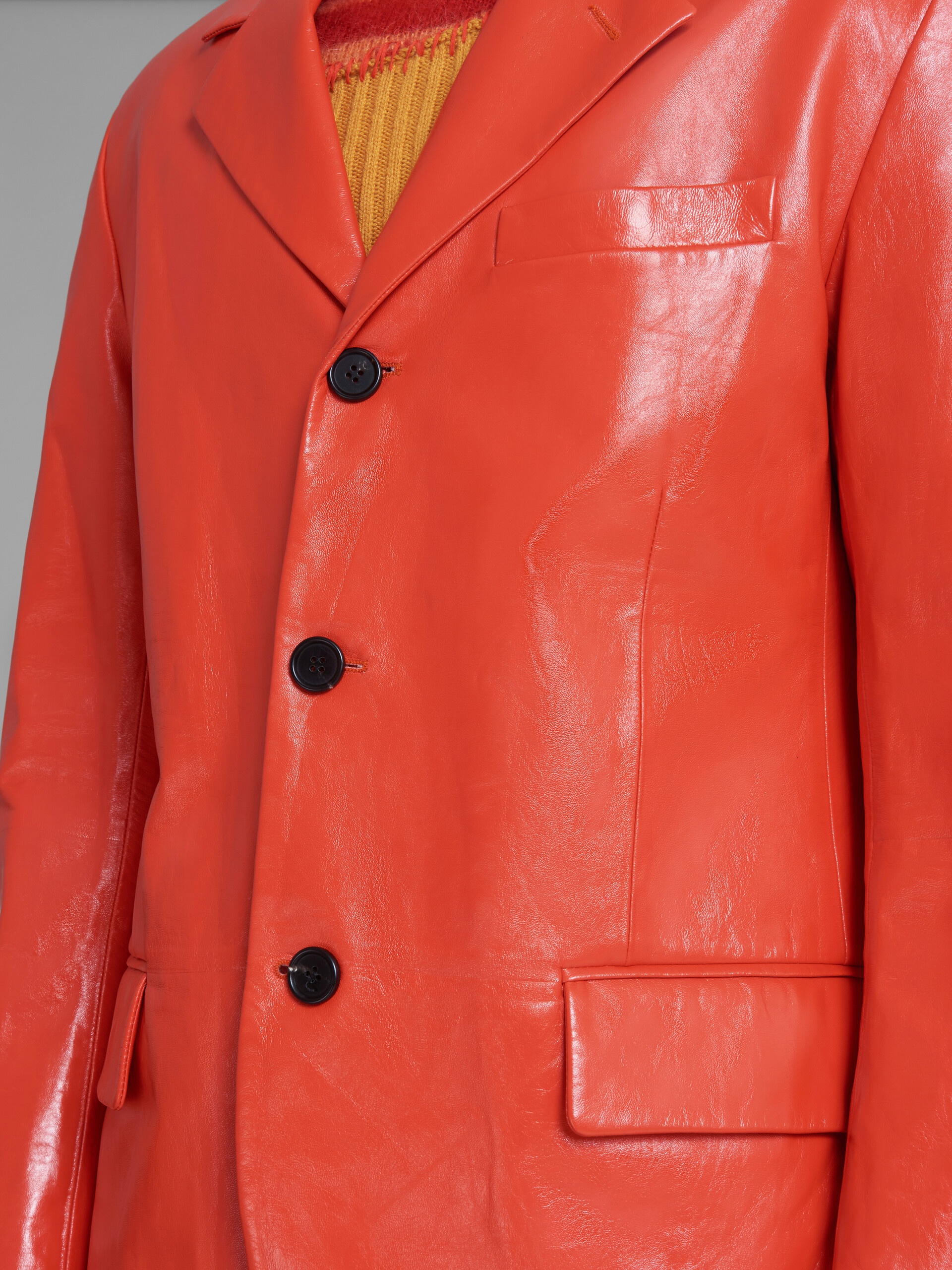 RED SINGLE-BREASTED BLAZER IN ULTRALIGHT NAPLAK LEATHER - 5