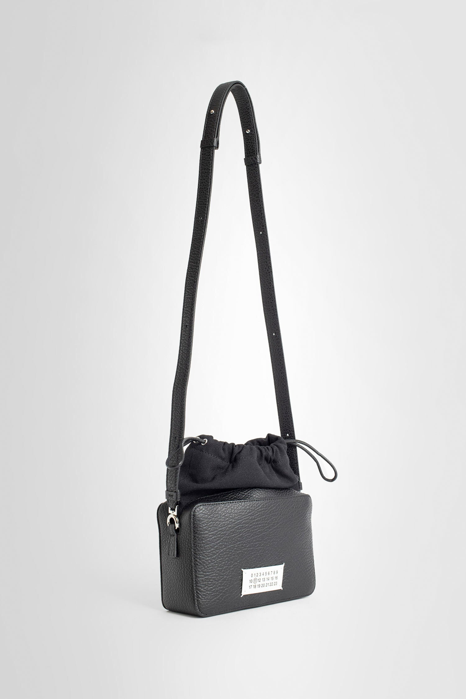 MAISON MARGIELA WOMAN BLACK SHOULDER BAGS - 2