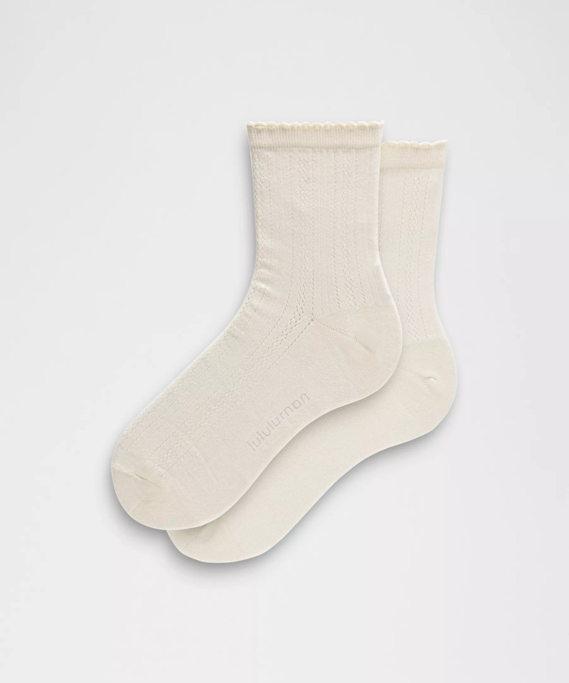 Unisex Pointelle Quarter Socks 1