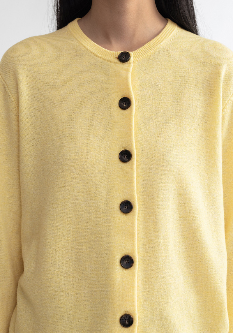 AERON PLIE
Pure merino wool cardigan outlook