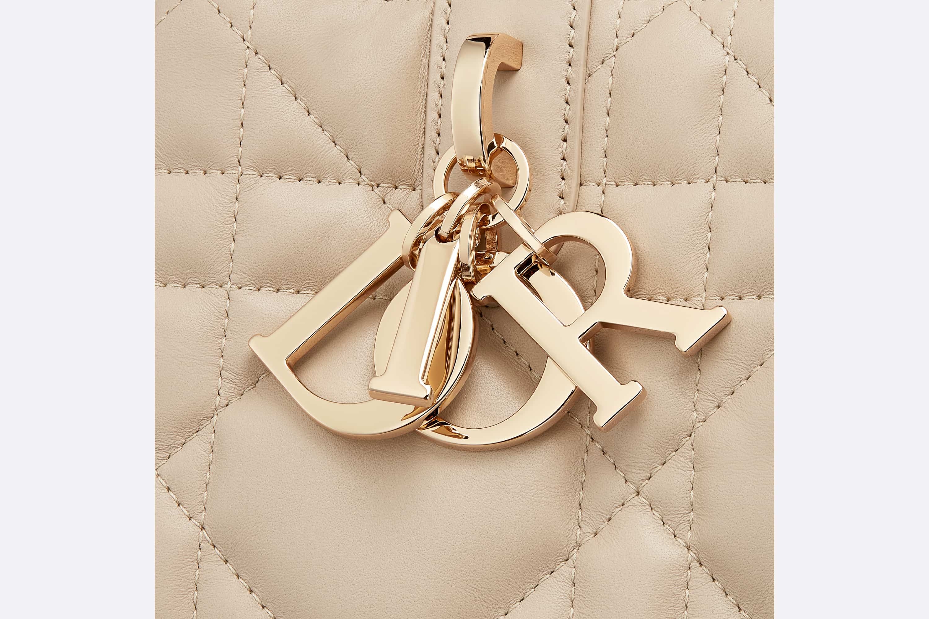 【関税込み】Dior Toujours チャーム付き ミディアムバッグ DIOR | Dior Toujours バッグ ミディアム マクロカナージュ