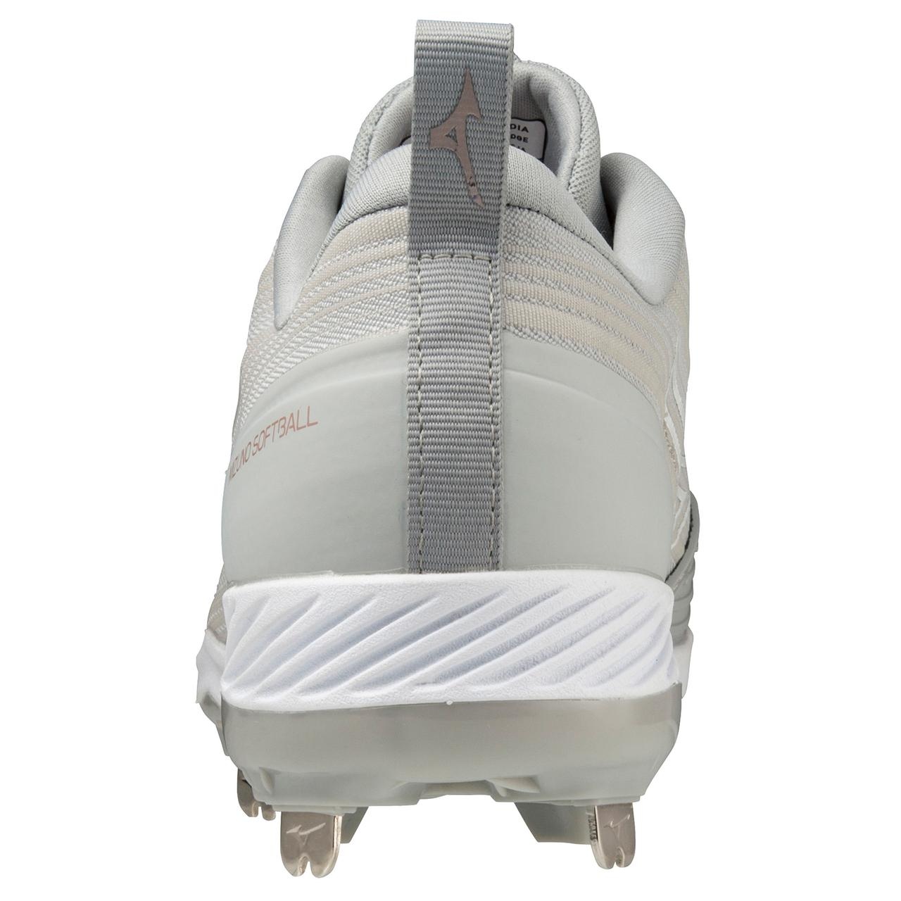 Mizuno Sweep 6 Low Women's Metal Fastpitch Softball Cleat - 5