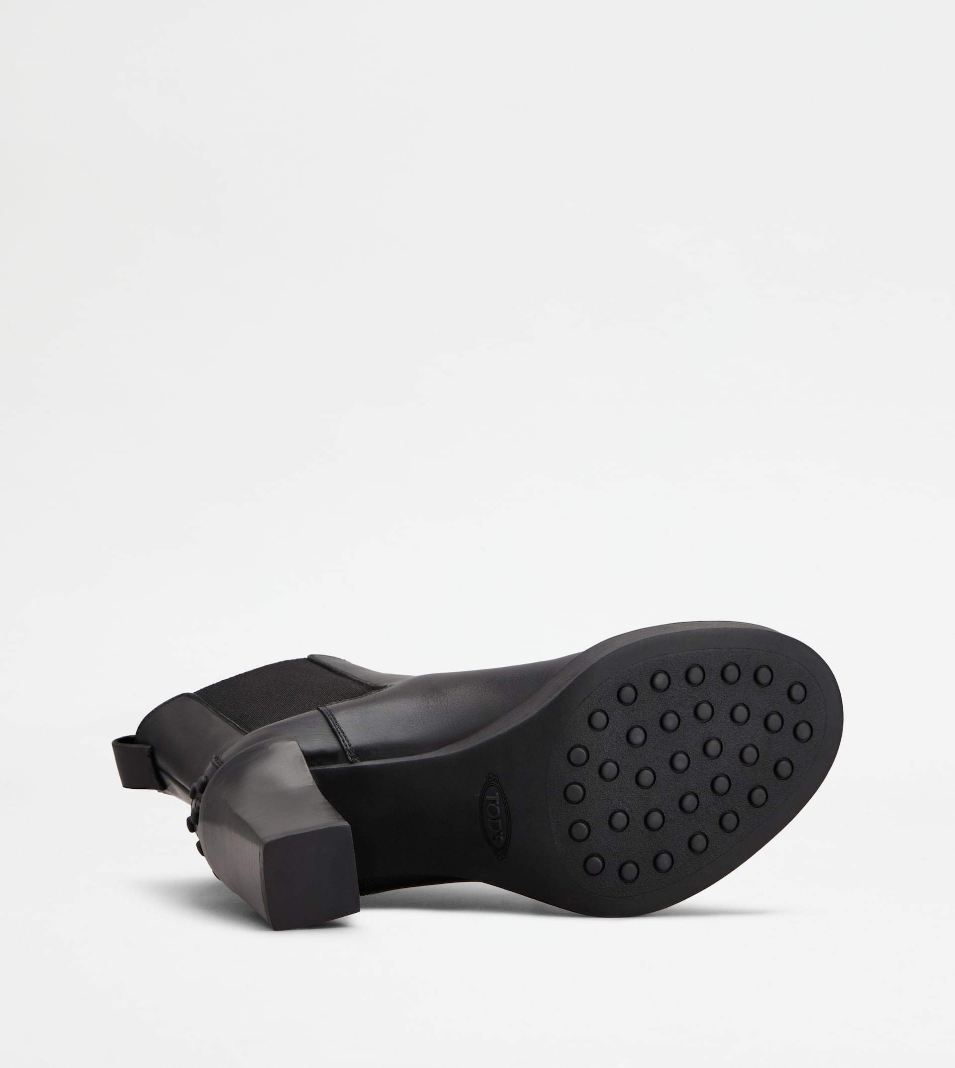 CHELSEA ANKLE BOOTS IN LEATHER - BLACK - 4