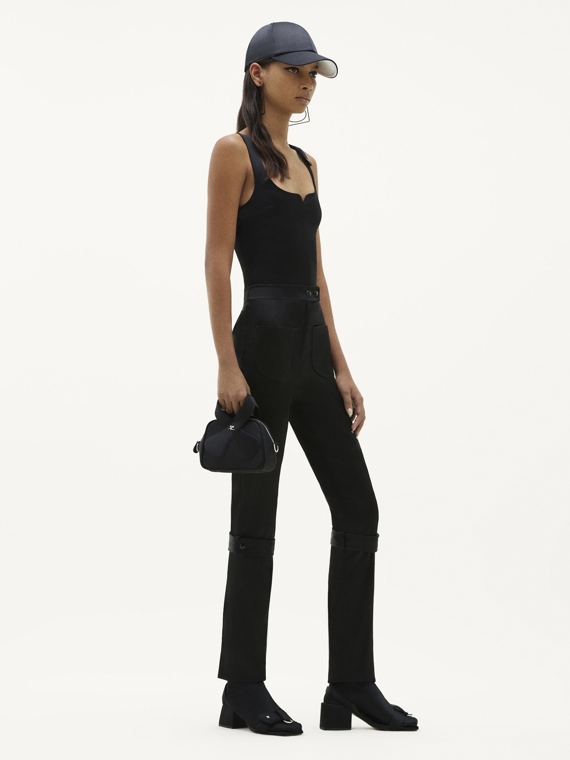 PANTS WITH ROUND POCKETS - 3