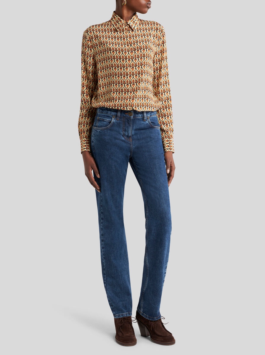 JEANS WITH EMBROIDERED REAR LOGO - 6
