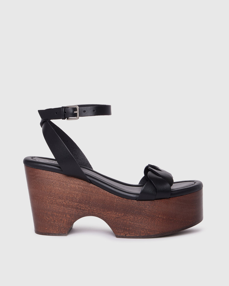 Romy Sandal 1