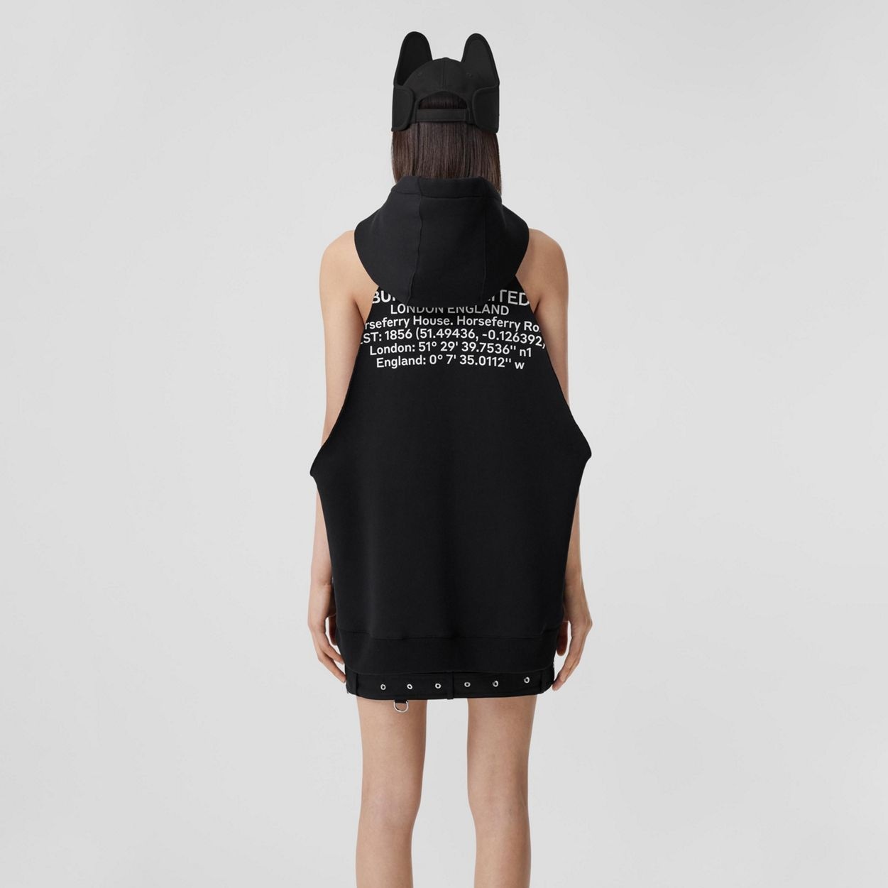 Location Print Sleeveless Cotton Hoodie - 4