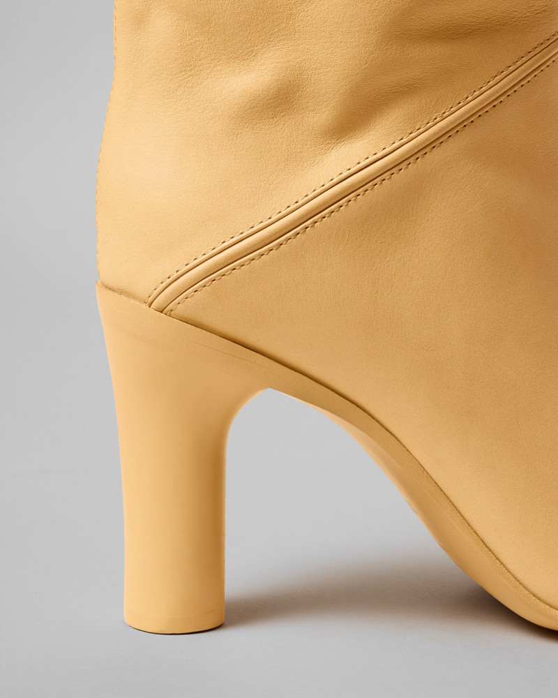 TUBE HIGH BOOT IN CALFSKIN 4