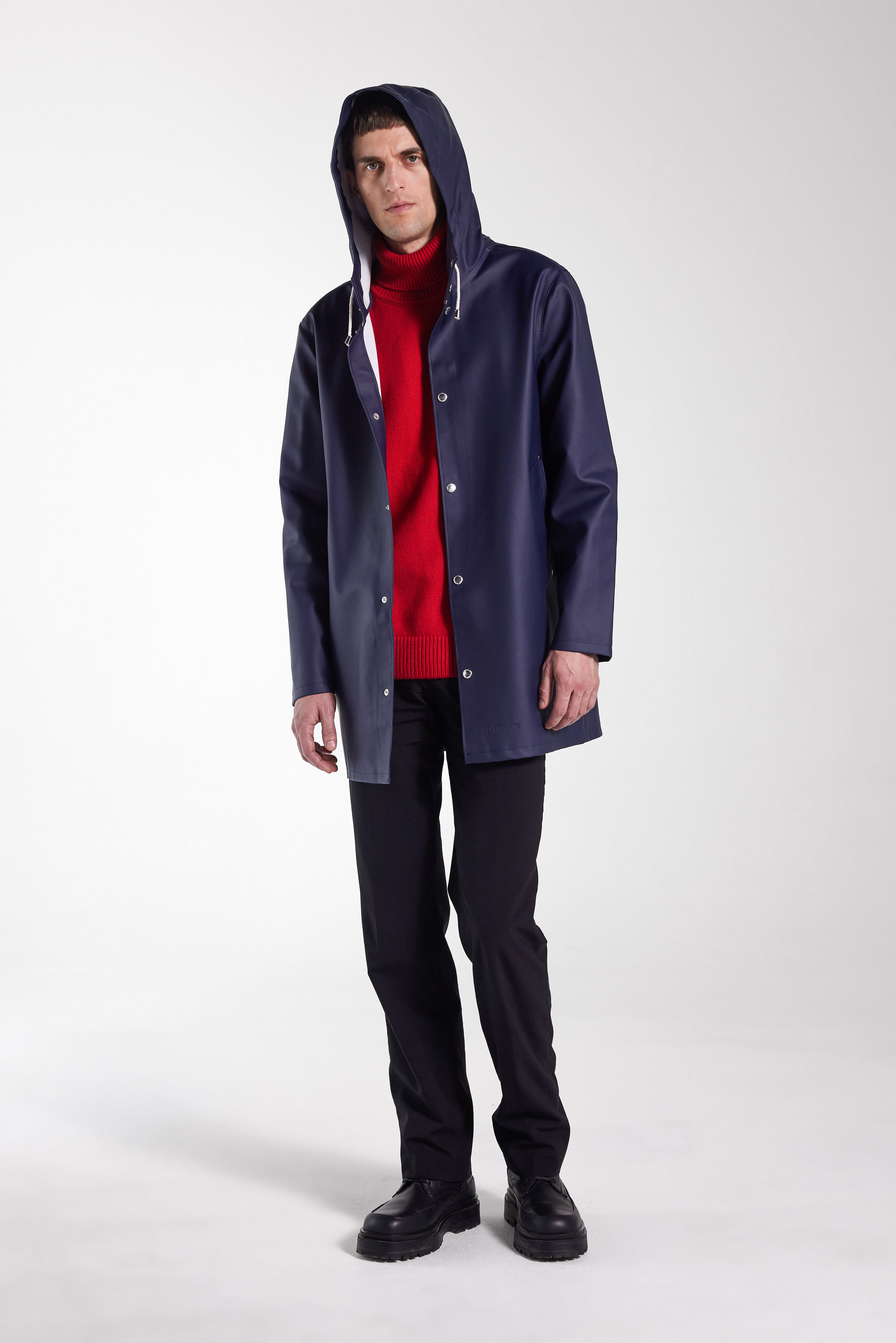Stutterheim Stockholm Long Sleeve Hooded Raincoat in Navy at Nordstrom - 9