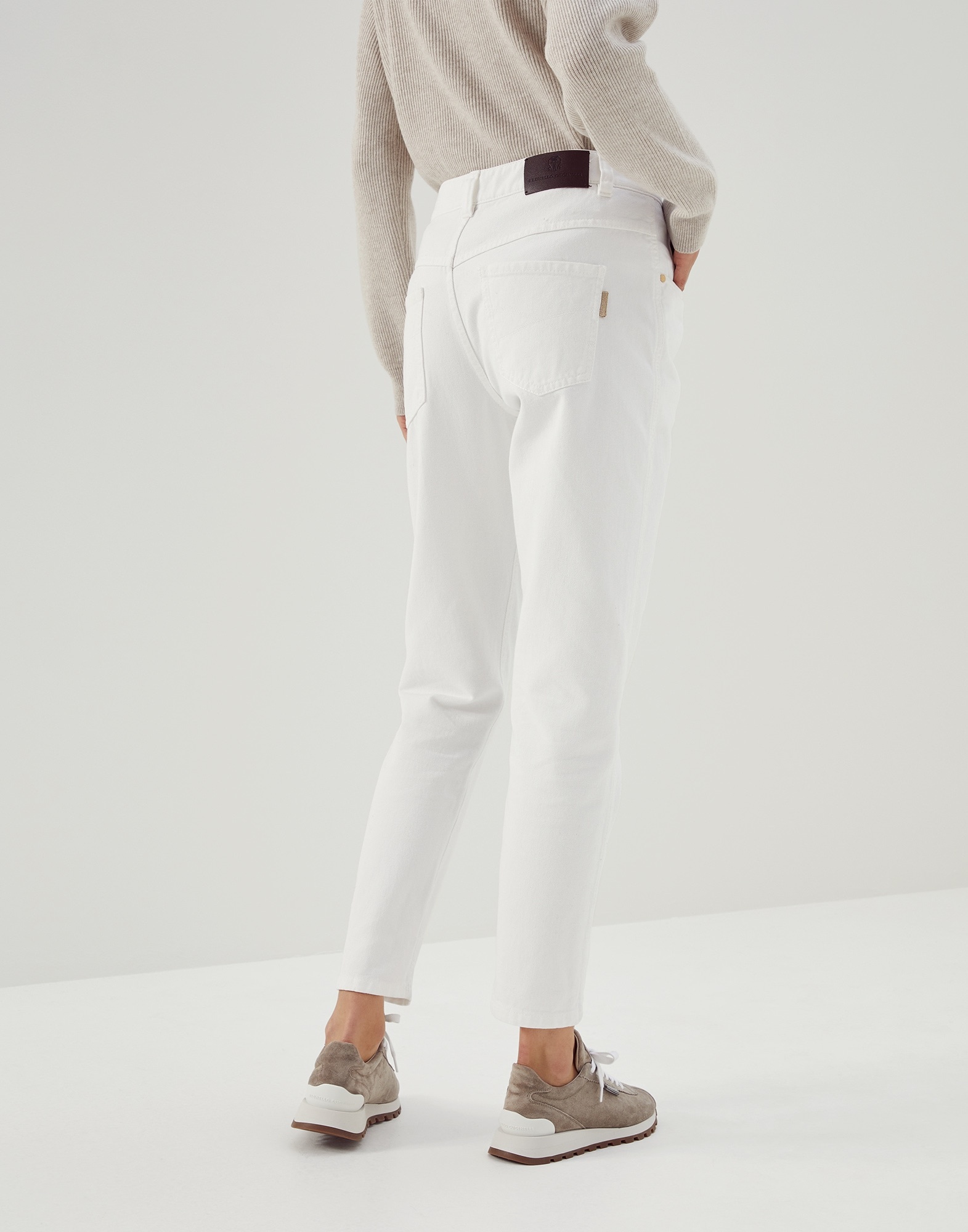 Dyed denim boyfriend trousers with shiny tab - 2