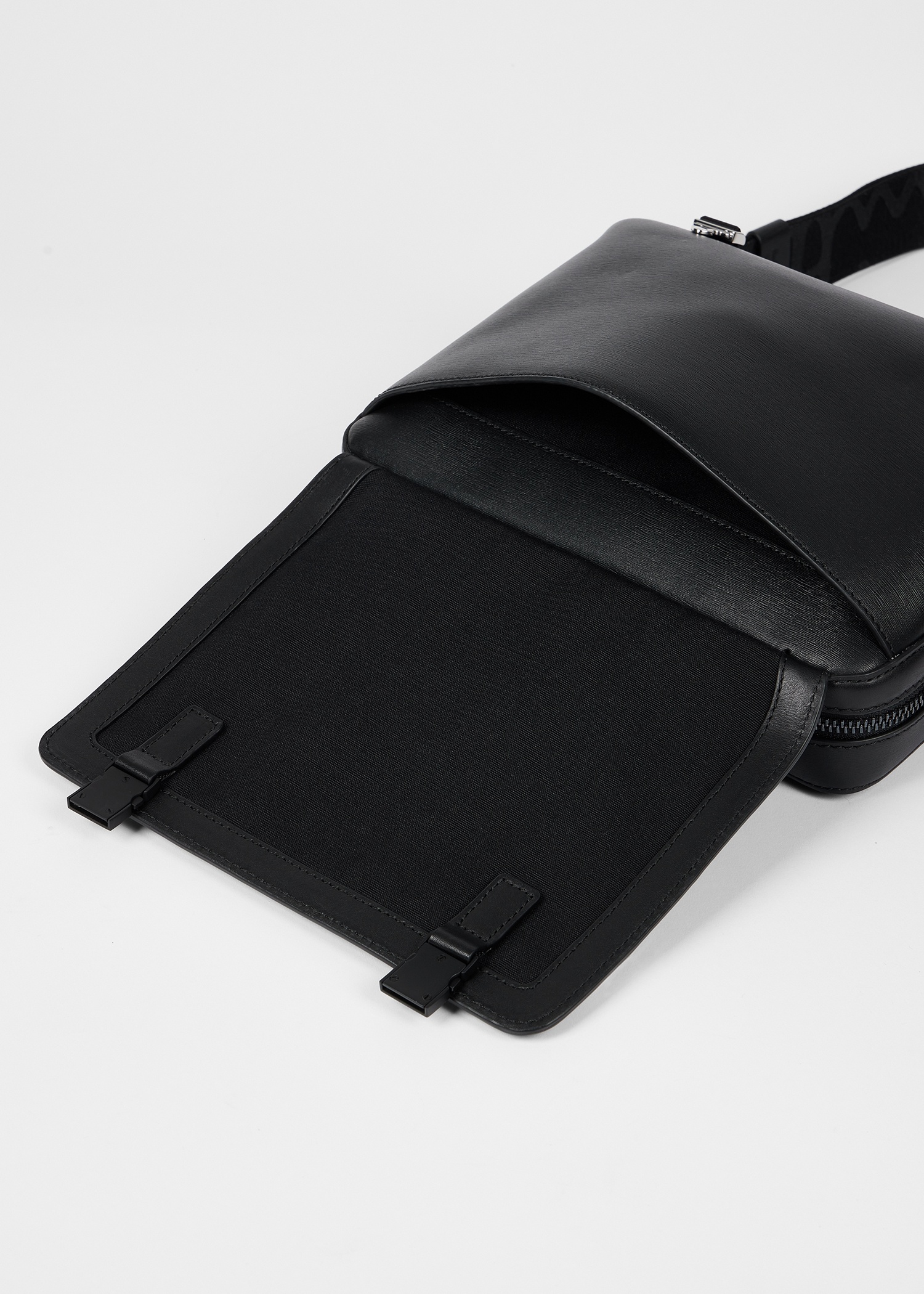 Black Straw-Grain Embossed Leather Messenger Bag - 4
