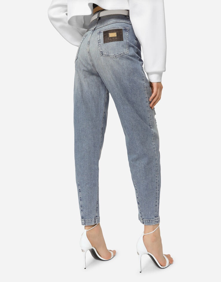 Boyfriend jeans in light blue denim with rips - 4