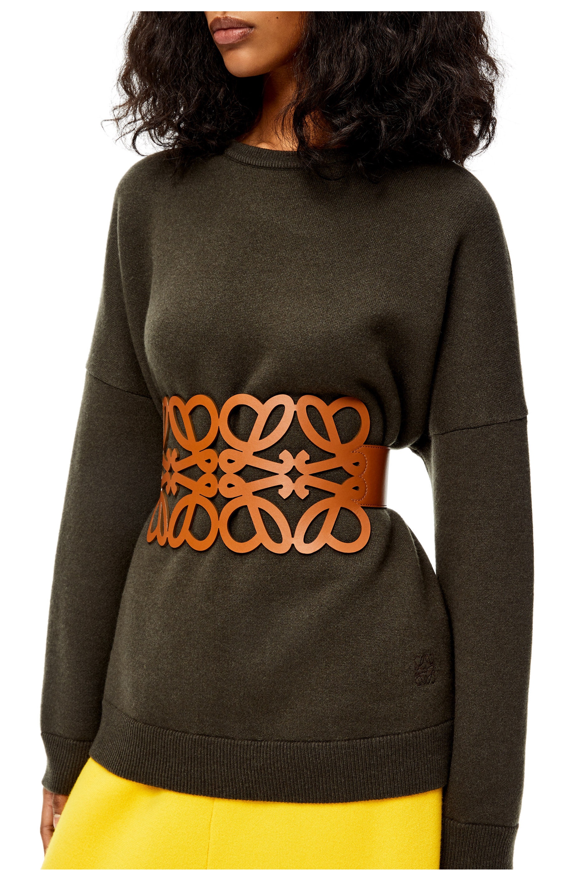 ベルト LOEWE Anagram Cut Out Belt in Tan Loewe Anagram cut out belt in calfskin | REVERSIBLE