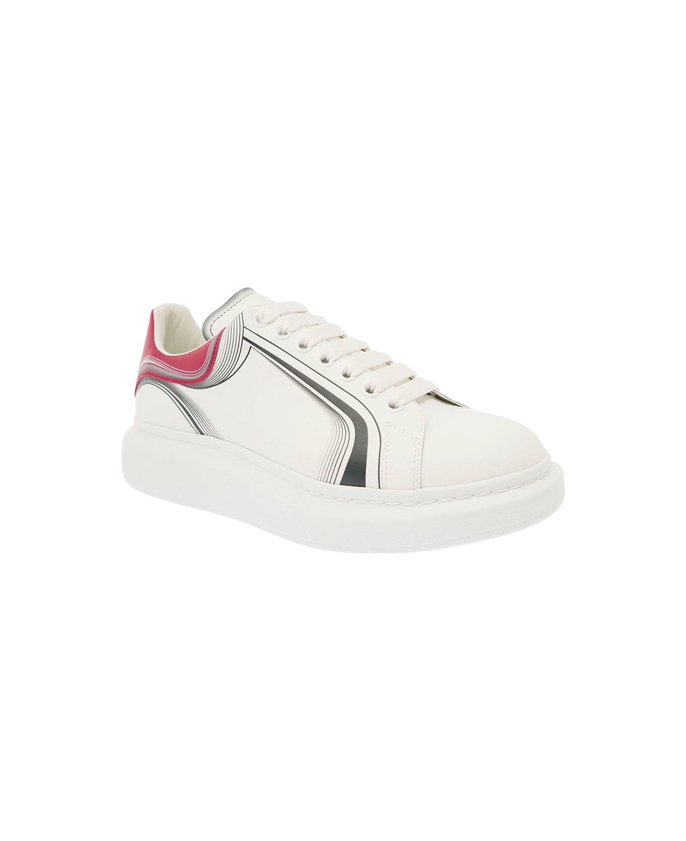 Sneakers With Oversized Sole And Graphic Details - 2