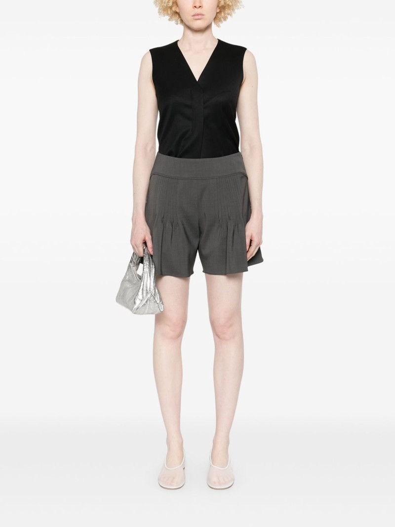 LOW CLASSIC pleated shorts outlook