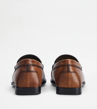 Tod's LOAFERS IN LEATHER - BROWN outlook